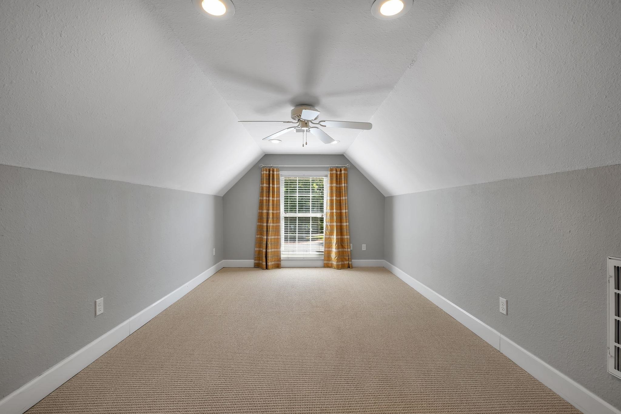 1619 NEW LEGEND Court