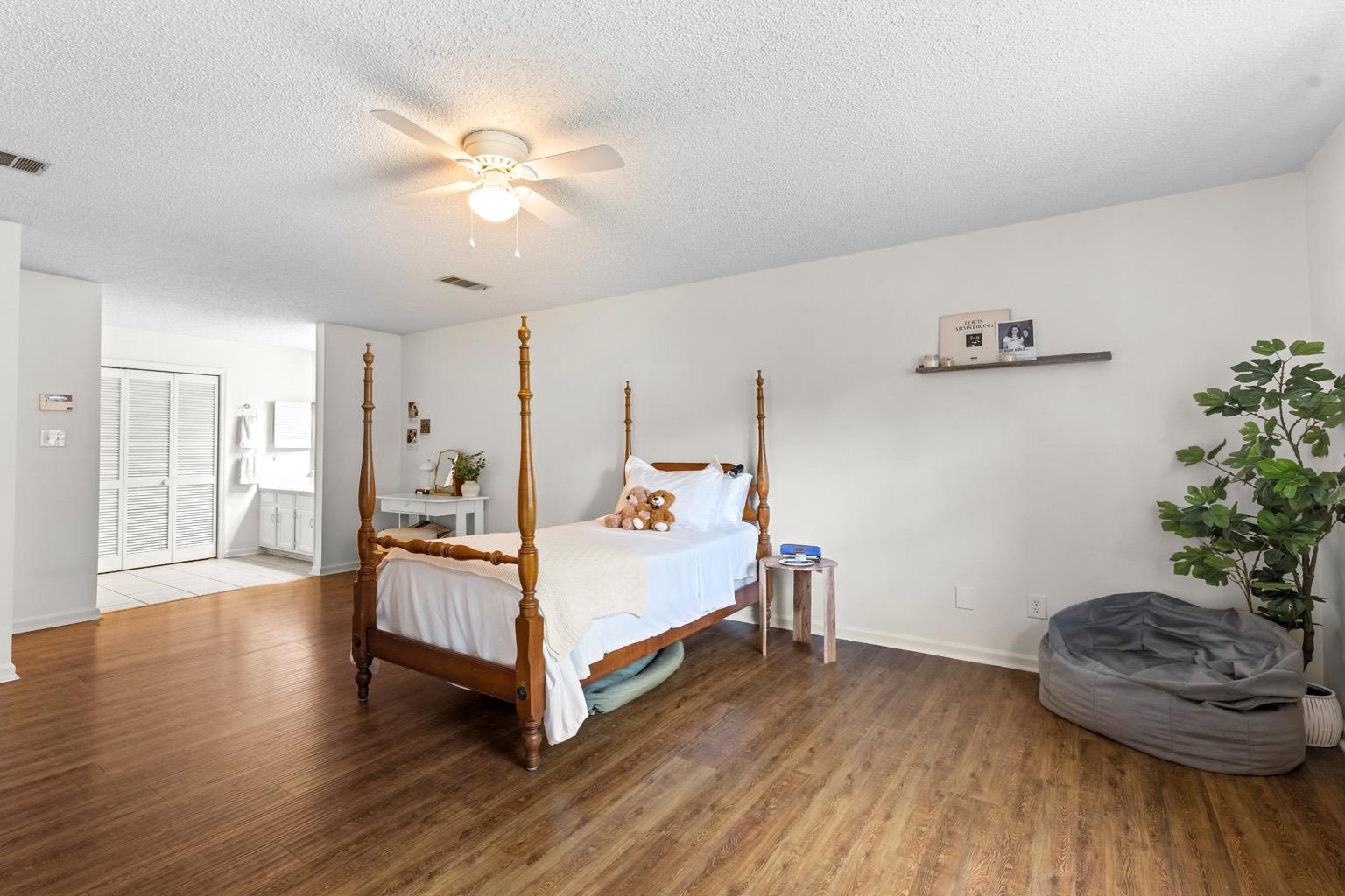 2400 Napoleon Bonaparte Drive