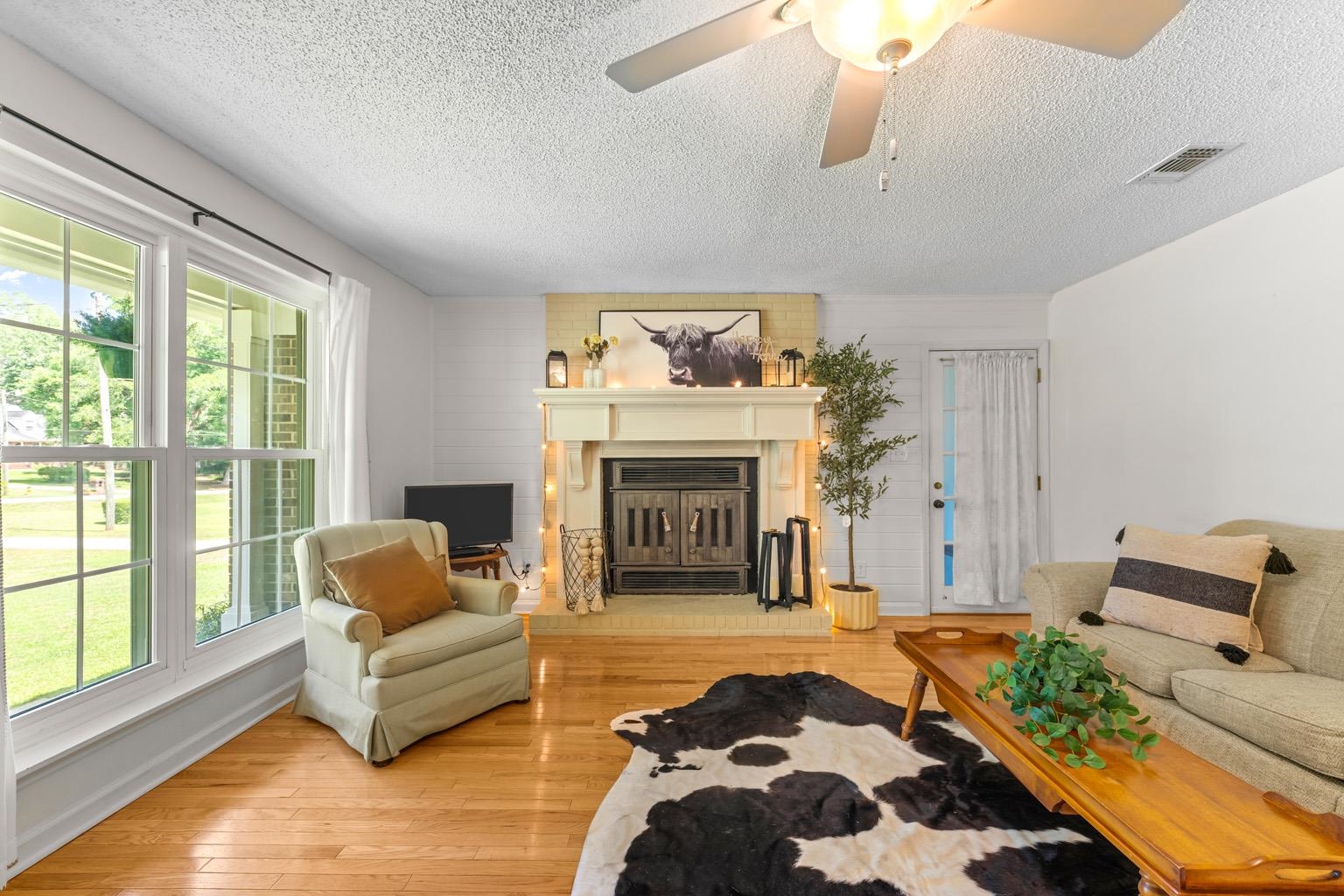 2400 Napoleon Bonaparte Drive