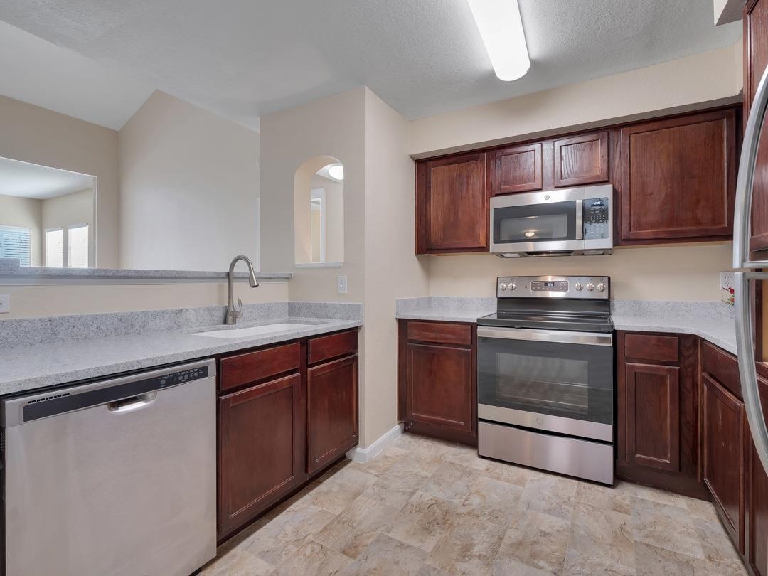 2801 Chancellorsville Drive Unit: 821
