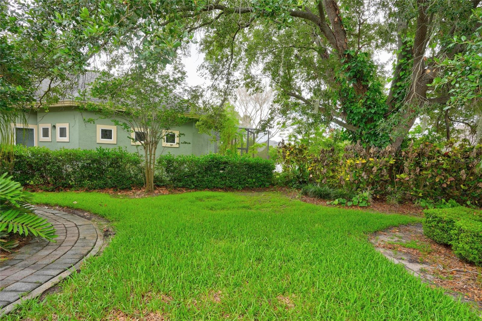 9480 WATERFORD OAKS DR