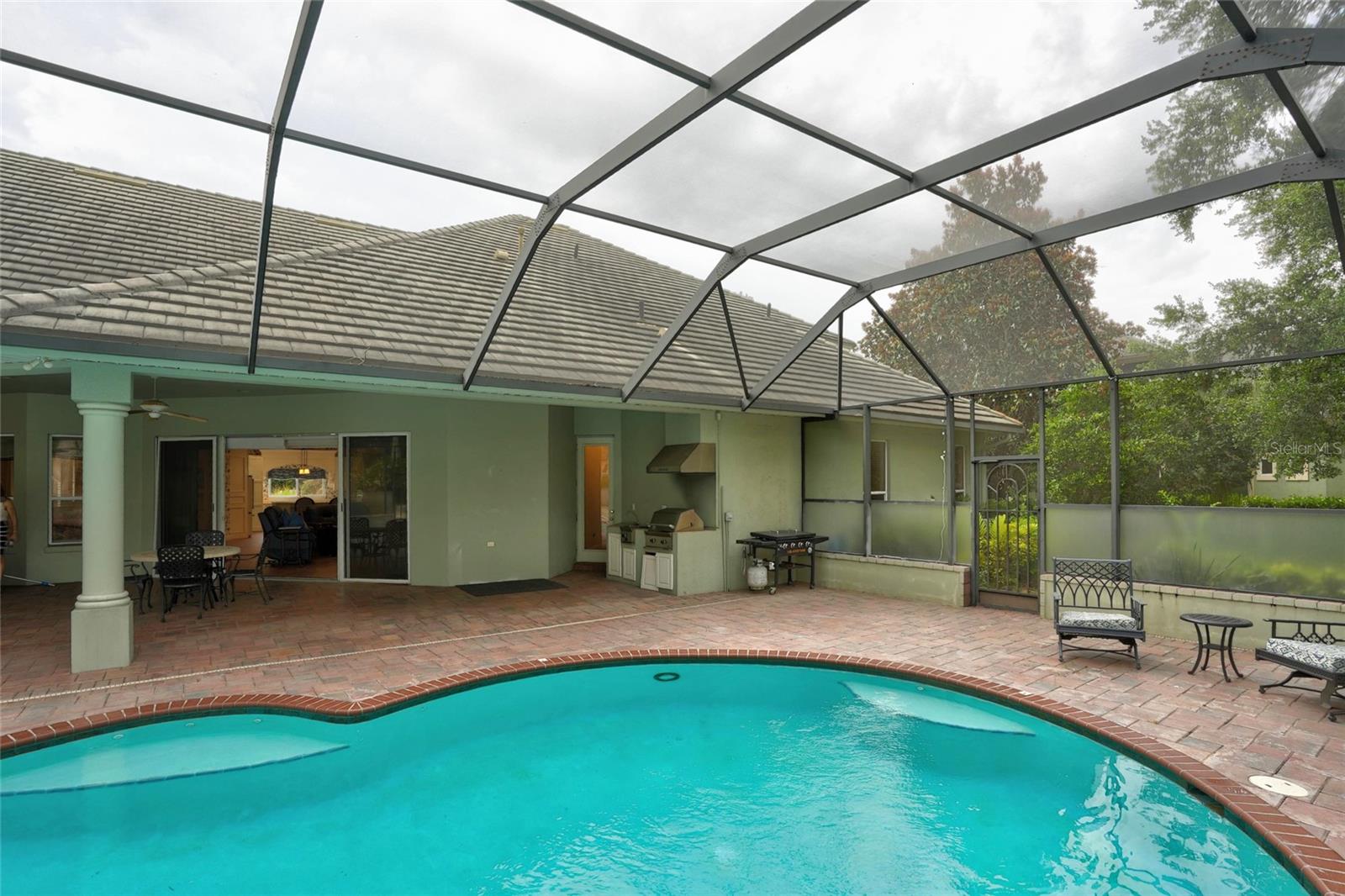 9480 WATERFORD OAKS DR