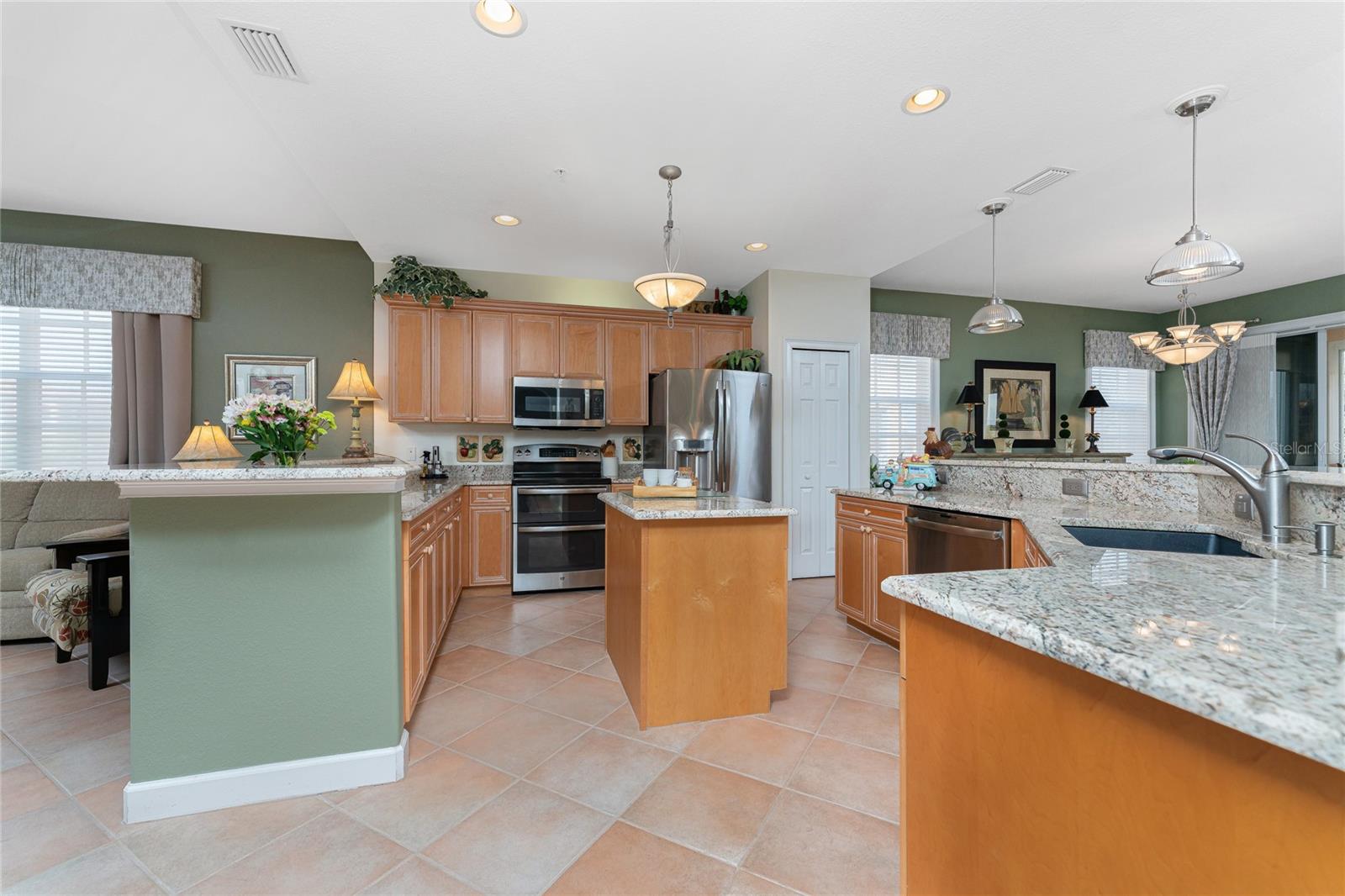 3481B SUNSET KEY CIR #102