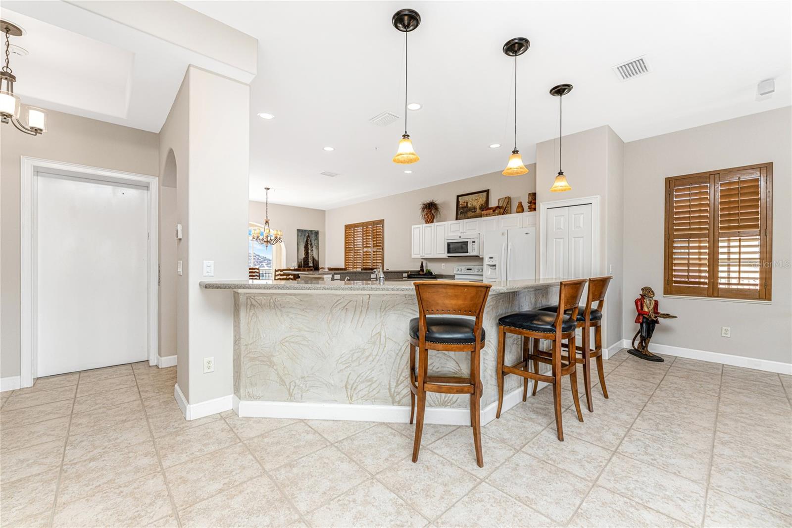 3228 SUNSET KEY CIR #103