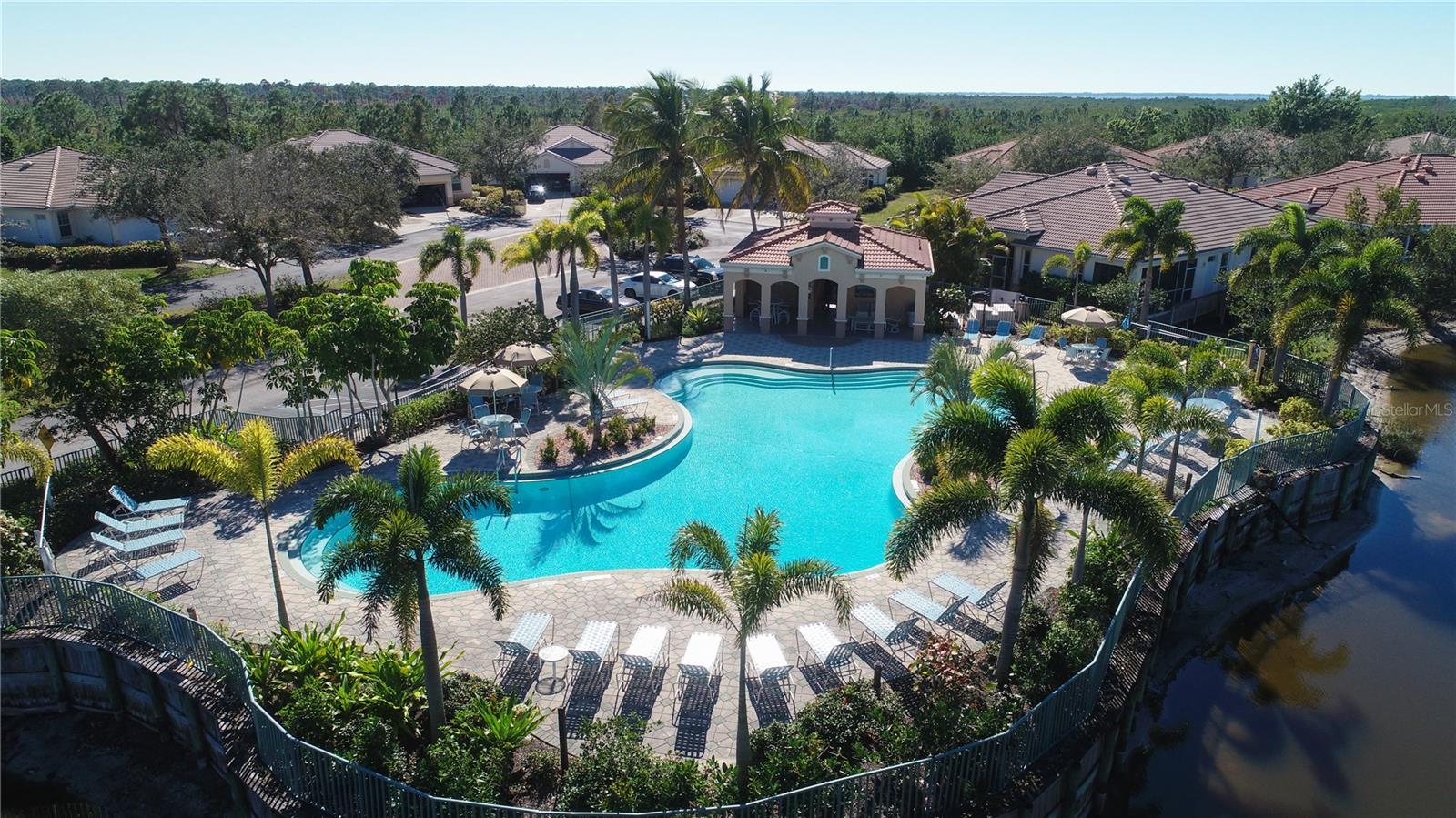 3228 SUNSET KEY CIR #103