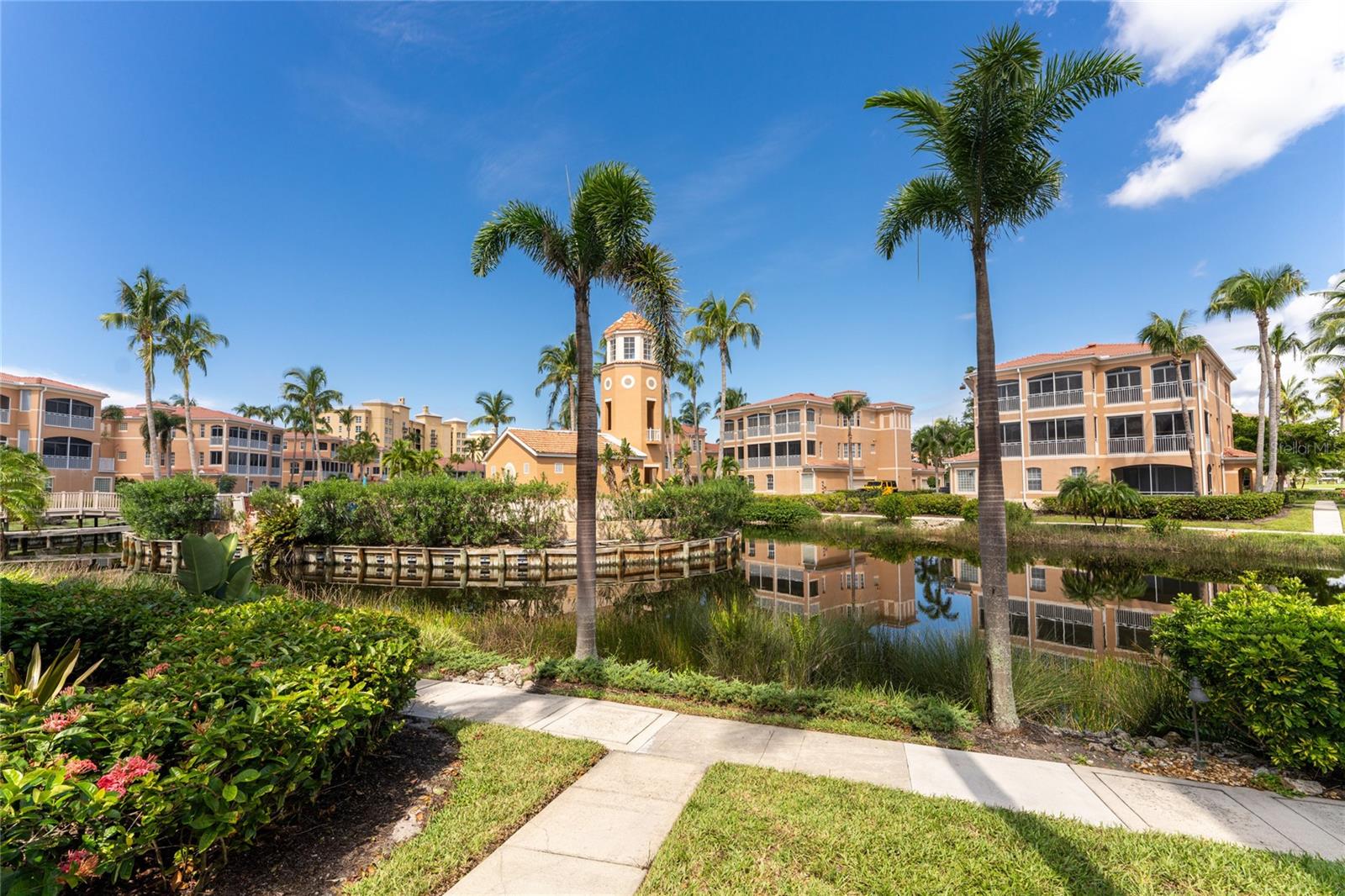 3228 SUNSET KEY CIR #103