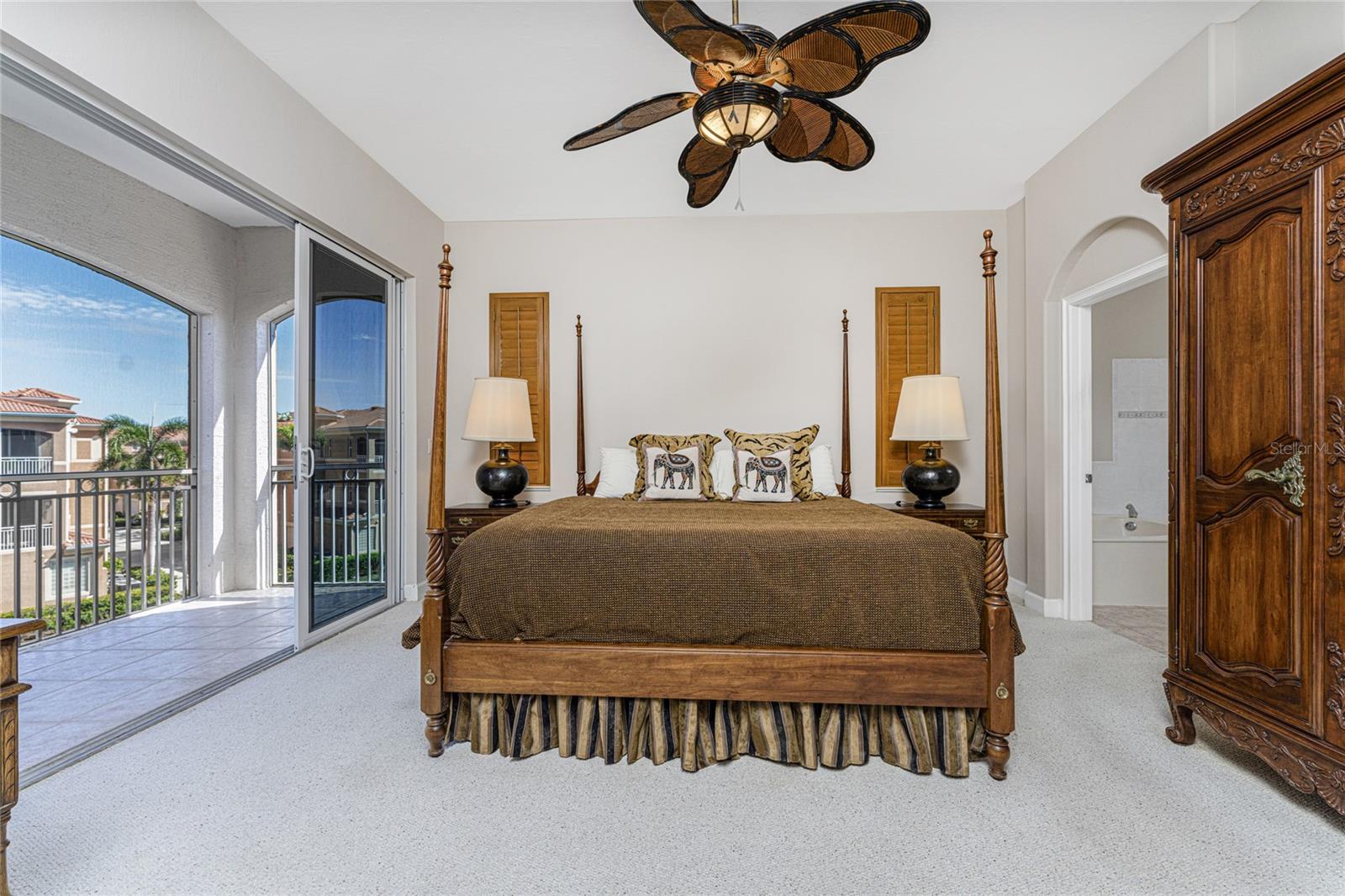 3228 SUNSET KEY CIR #103