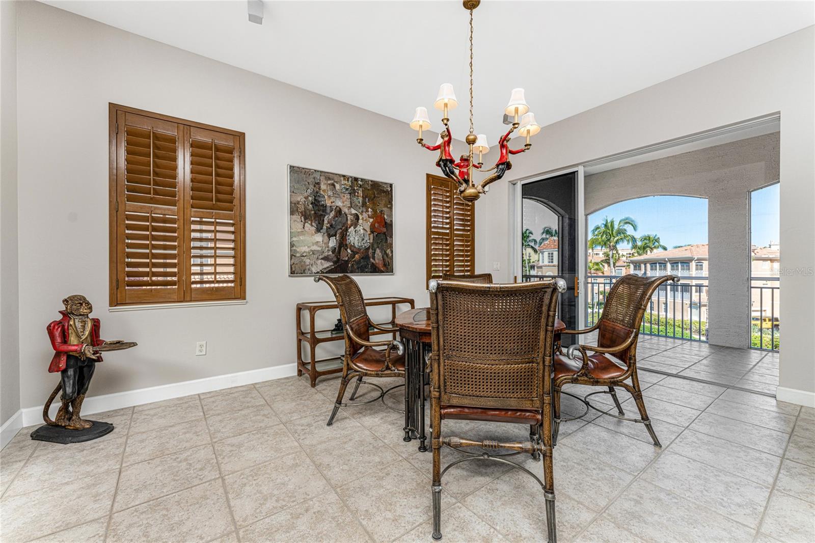 3228 SUNSET KEY CIR #103