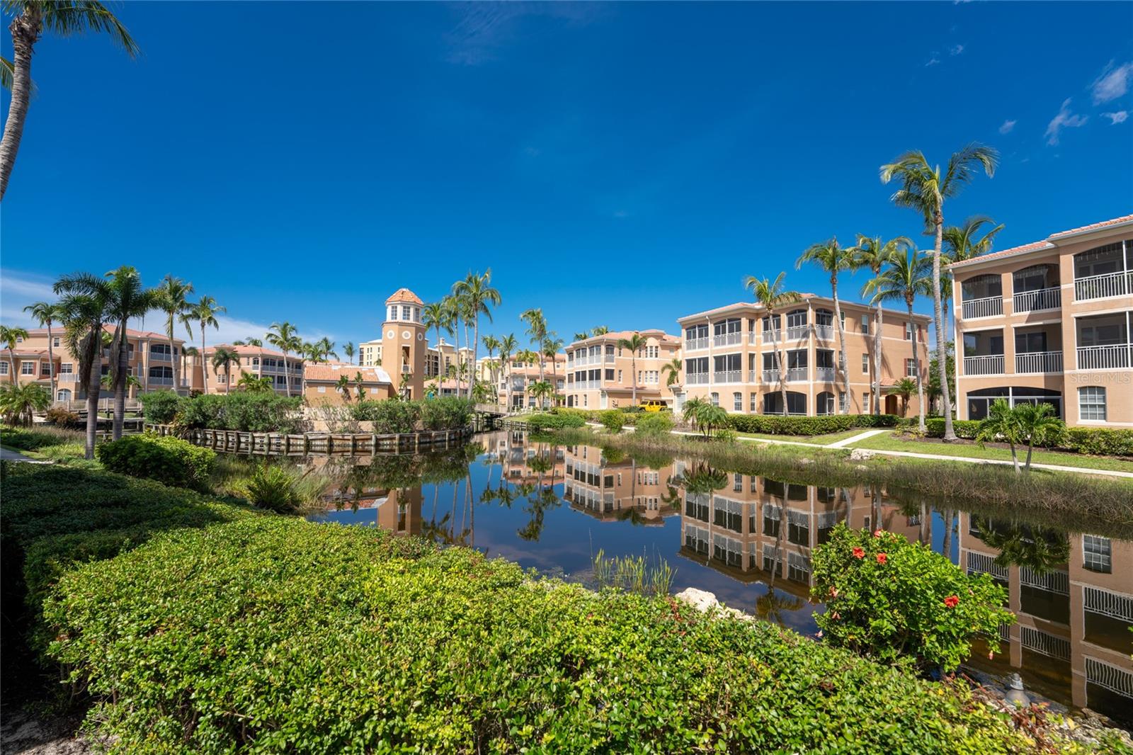 3228 SUNSET KEY CIR #103