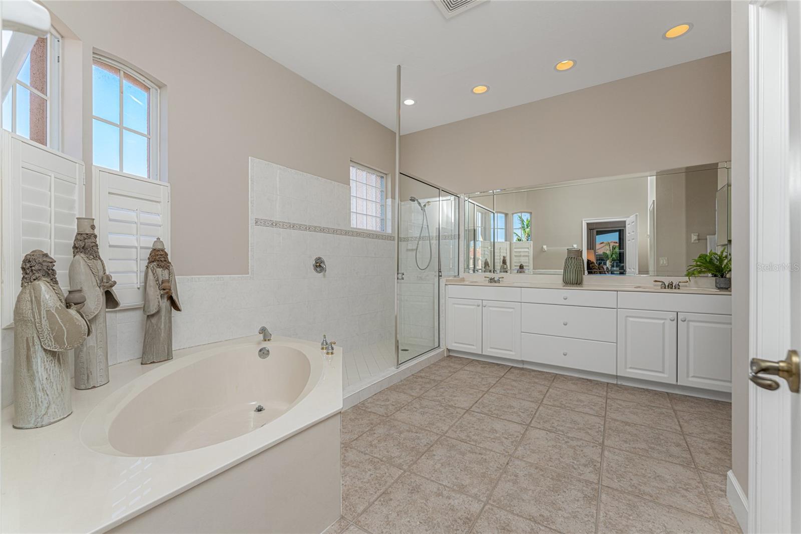 3228 SUNSET KEY CIR #103