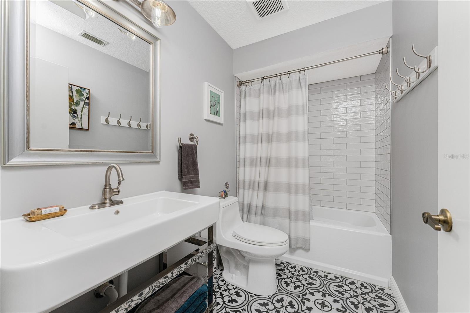 3329 WOOD THRUSH DR #B-221