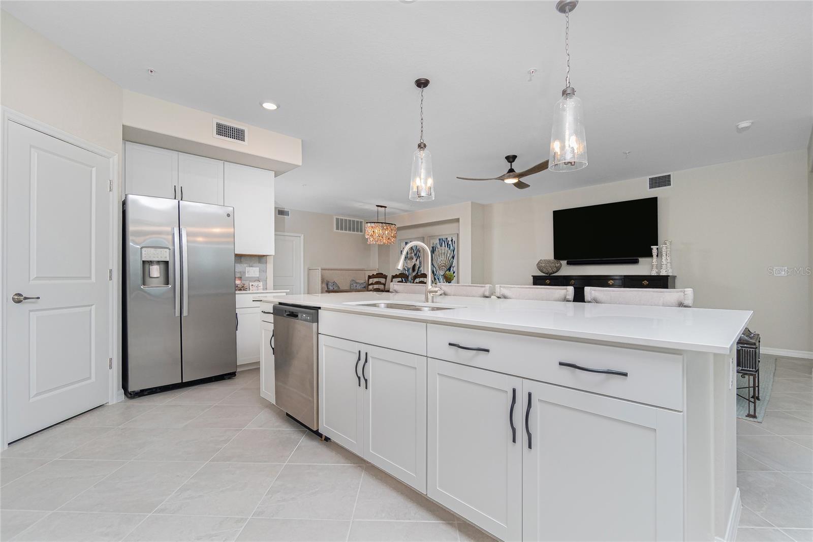 14156 POPPY FIELD LOOP #4412