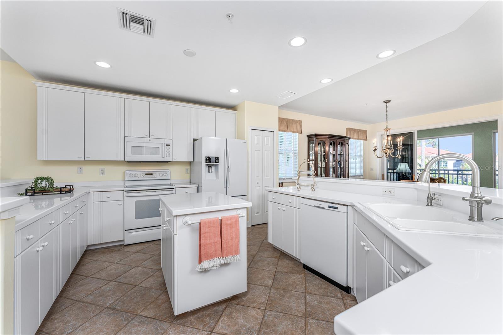 3451 SUNSET KEY CIR #102