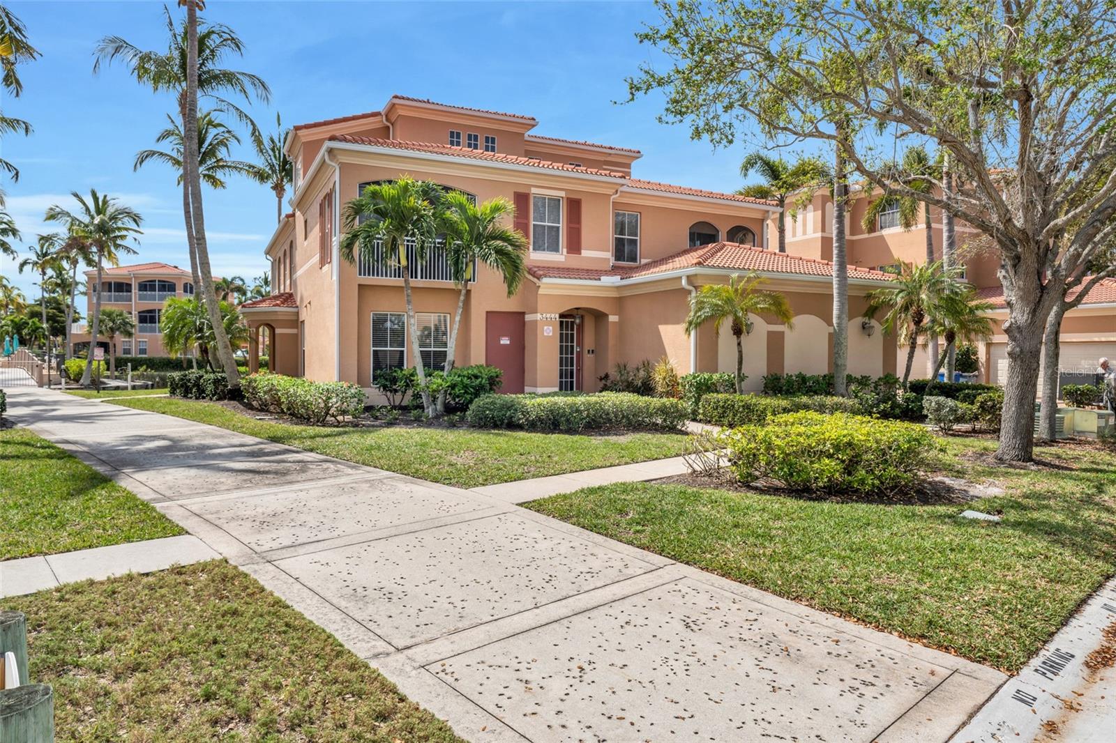 3444 SUNSET KEY CIR #101