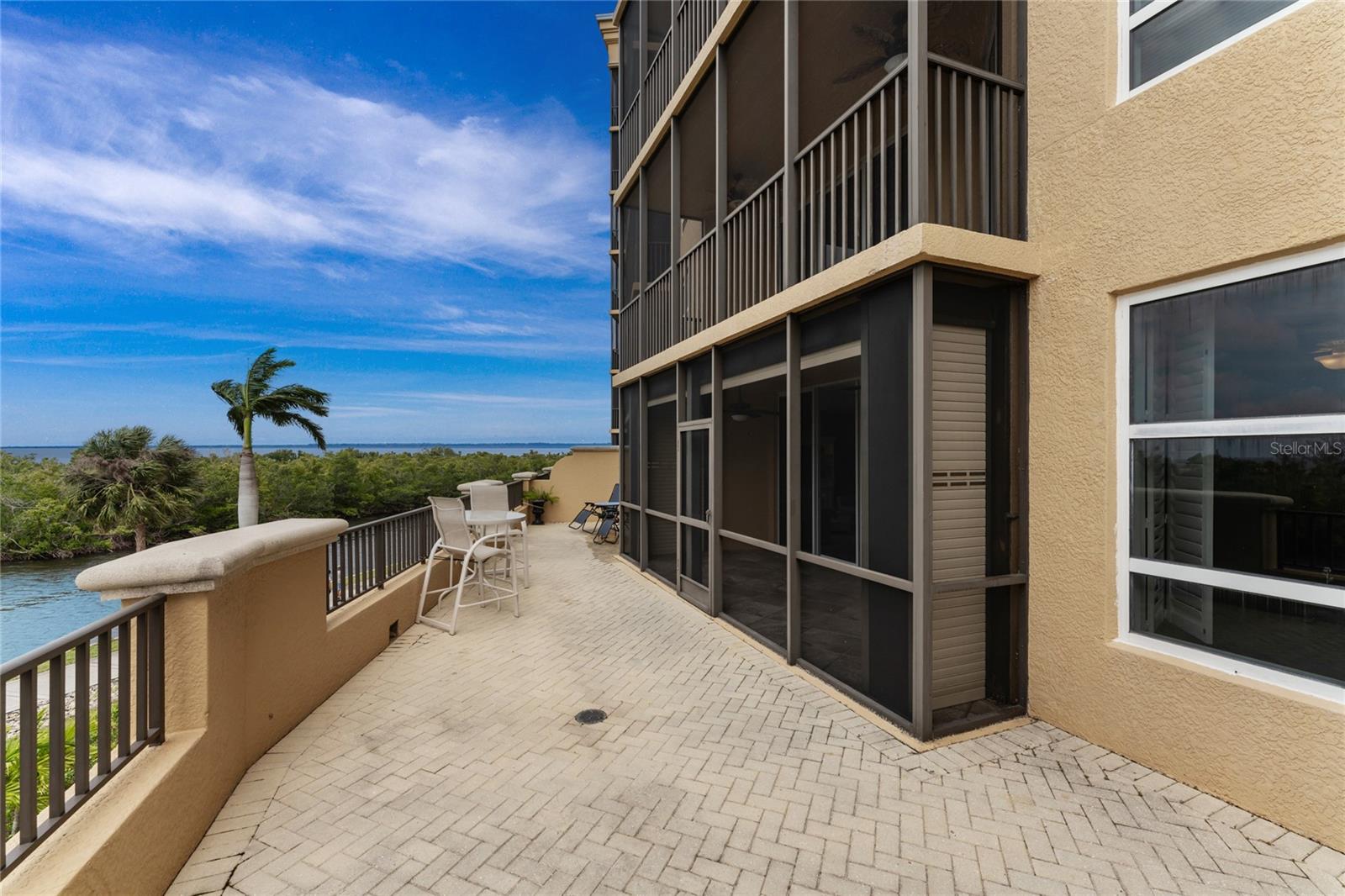 3321 SUNSET KEY CIR #104