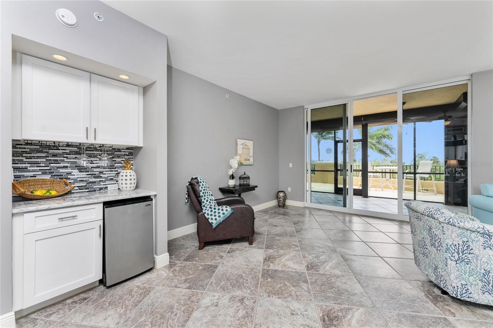 3321 SUNSET KEY CIR #104