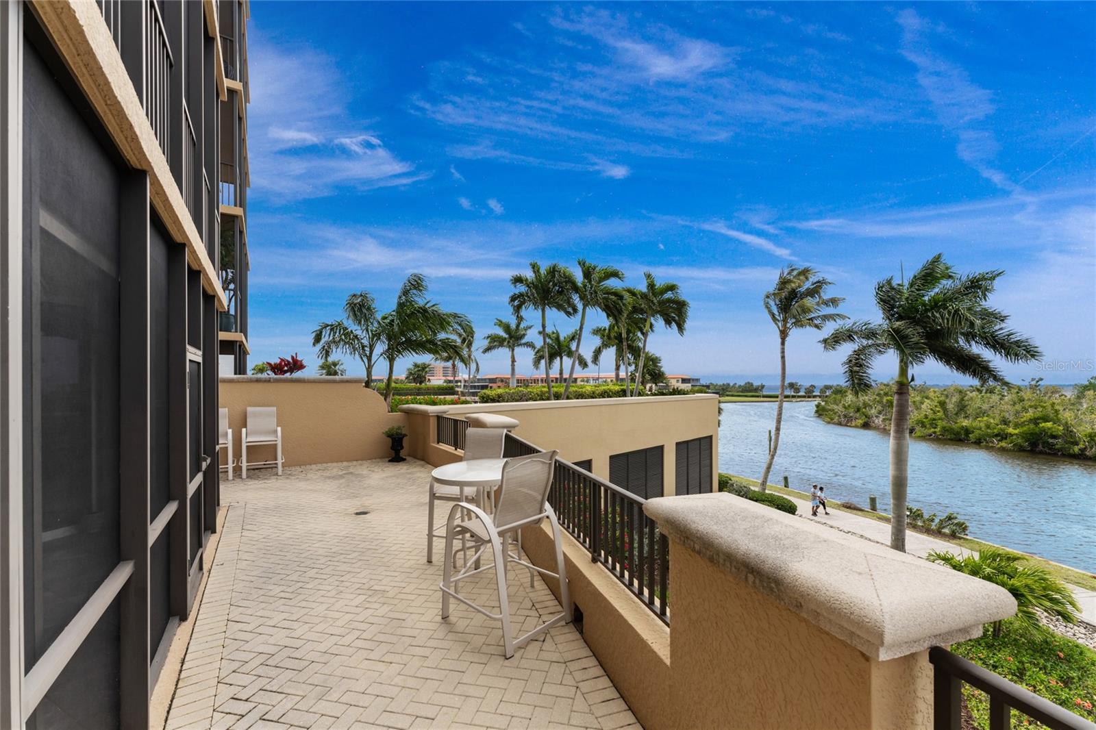 3321 SUNSET KEY CIR #104