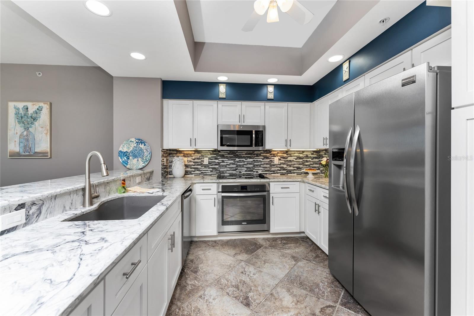 3321 SUNSET KEY CIR #104