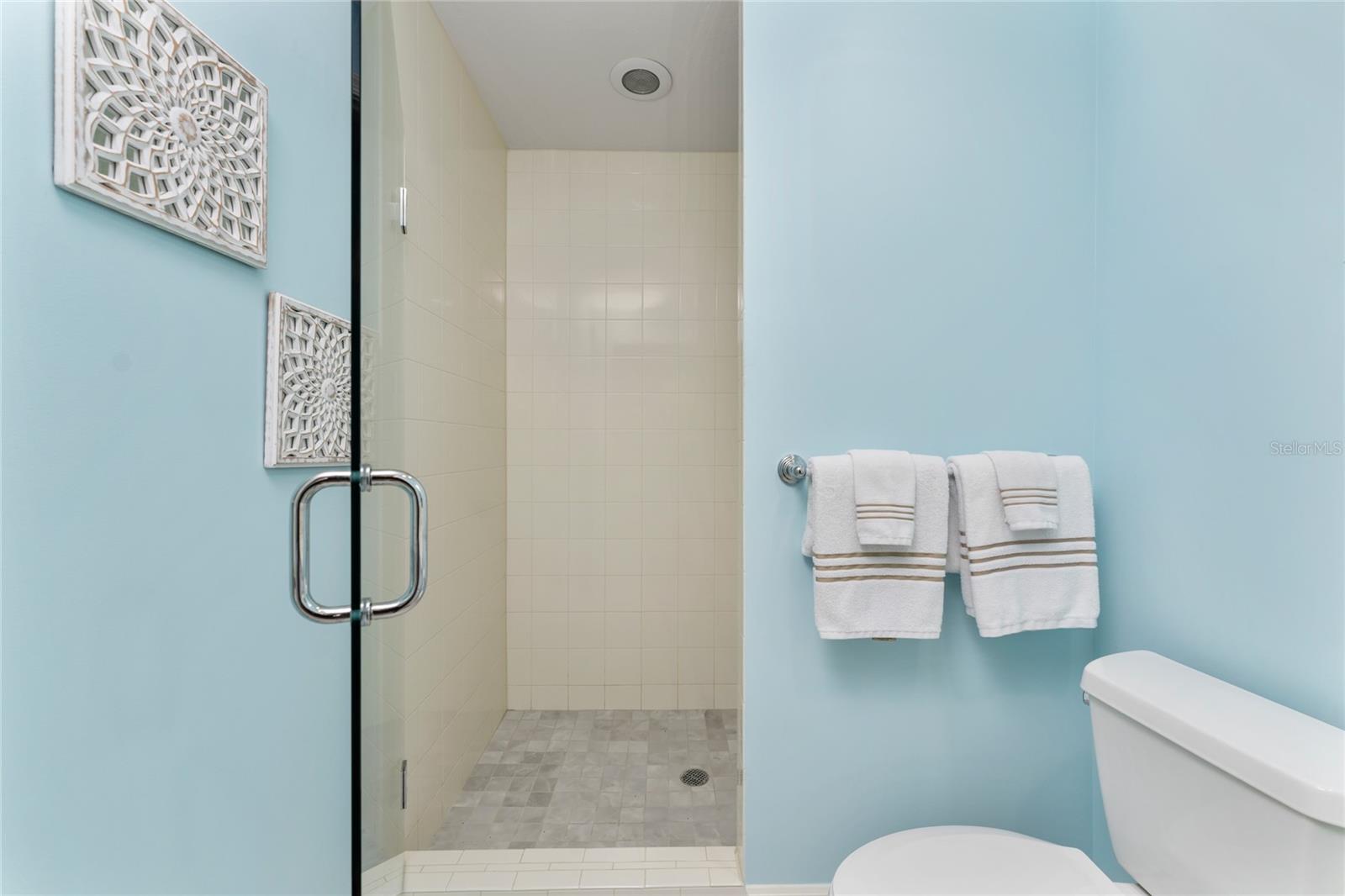 3321 SUNSET KEY CIR #104