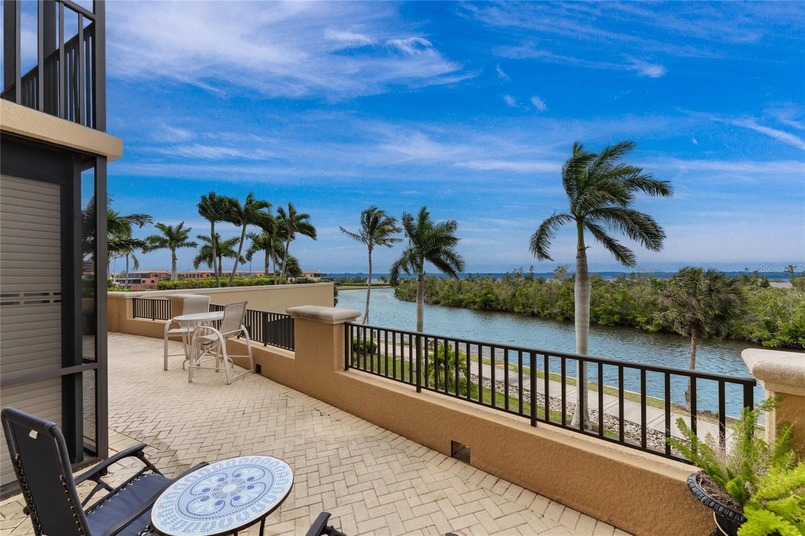 3321 SUNSET KEY CIR #104