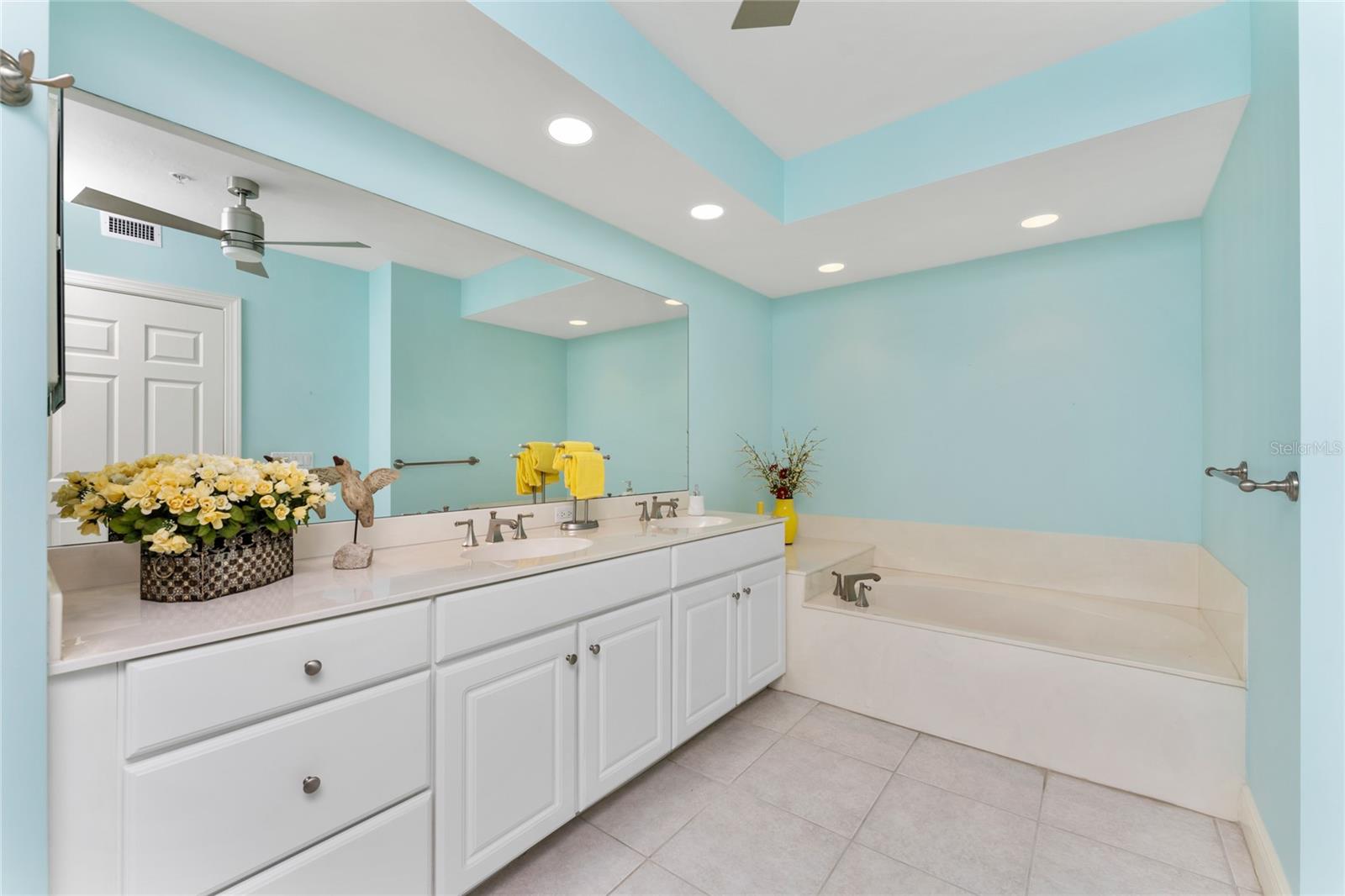 3321 SUNSET KEY CIR #104