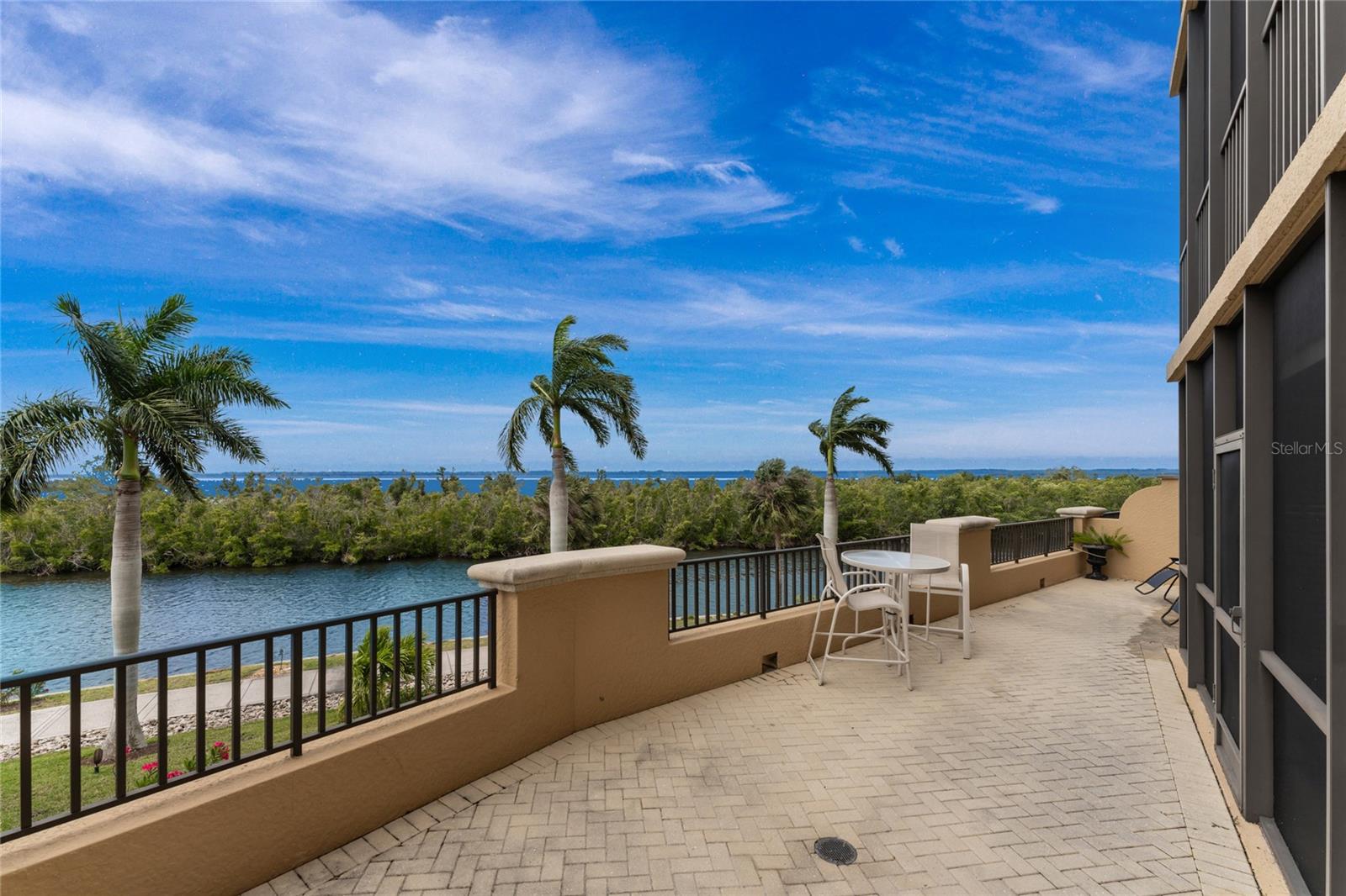 3321 SUNSET KEY CIR #104