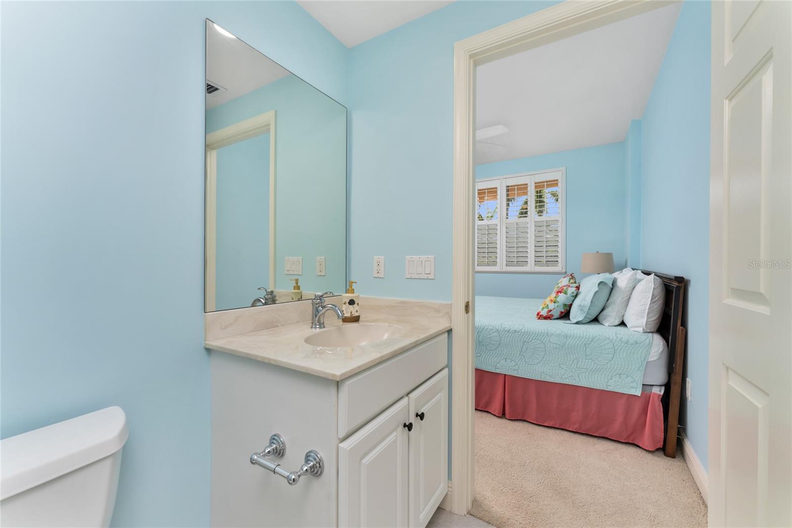 3321 SUNSET KEY CIR #104