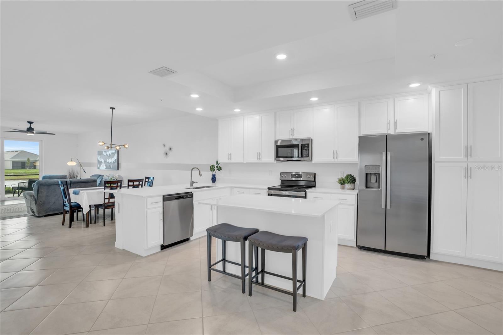 14194 HERITAGE LANDING BLVD #611