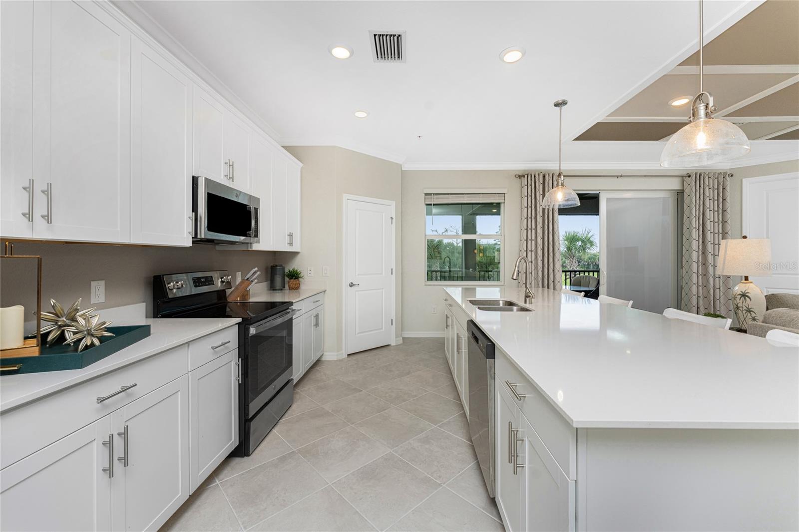 14149 POPPY FIELD LOOP #6021