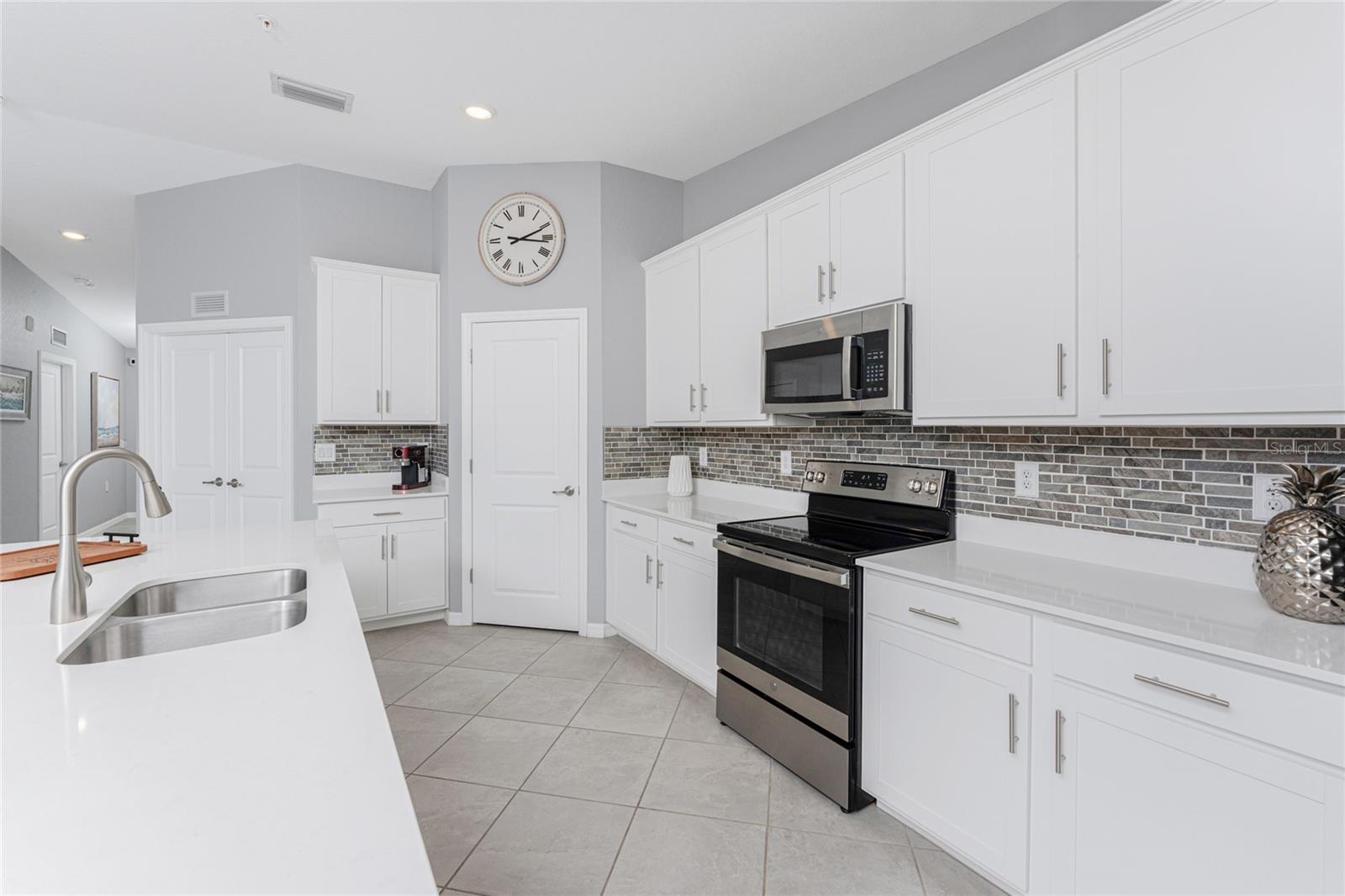 14224 HERITAGE LANDING BLVD #924