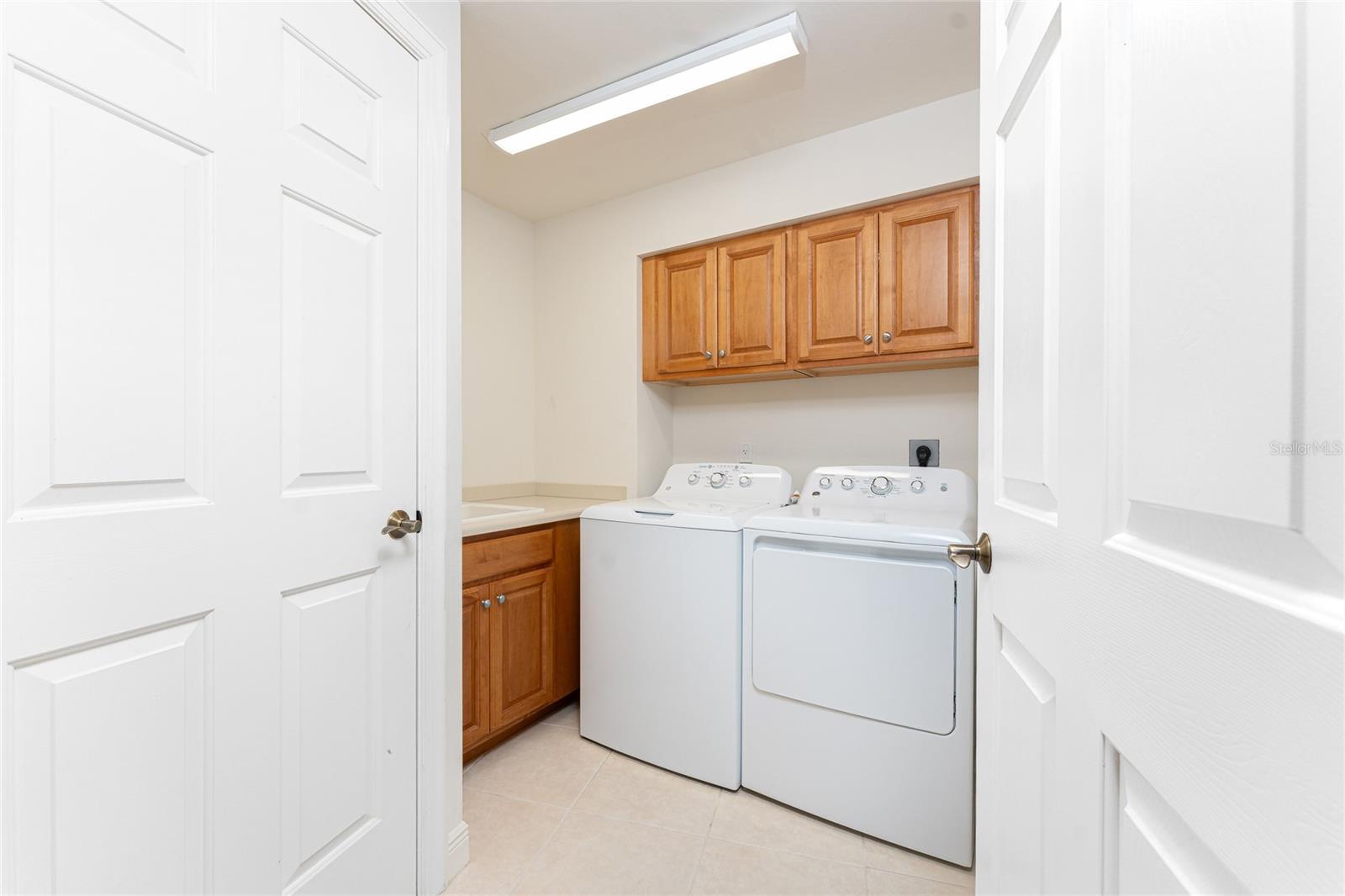 3333 SUNSET KEY CIR #202