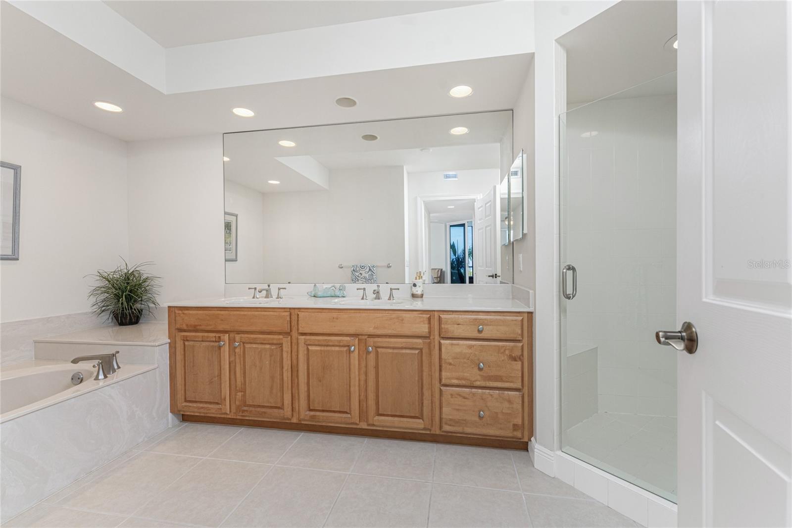 3333 SUNSET KEY CIR #202