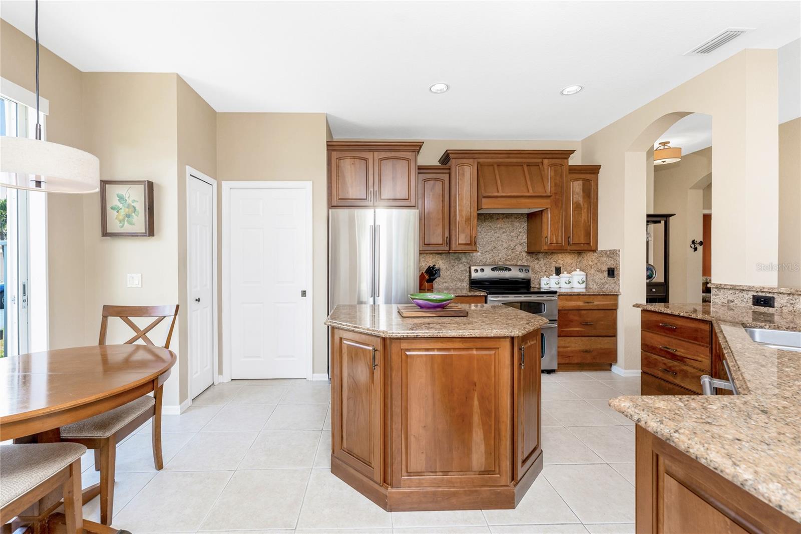 17875 COURTSIDE LANDINGS CIR