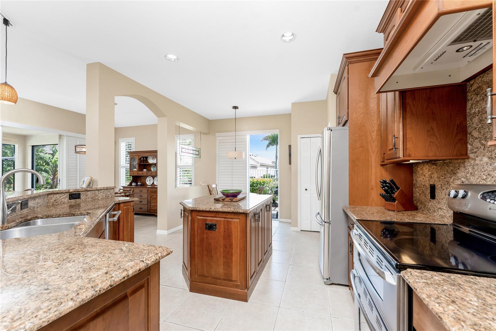 17875 COURTSIDE LANDINGS CIR