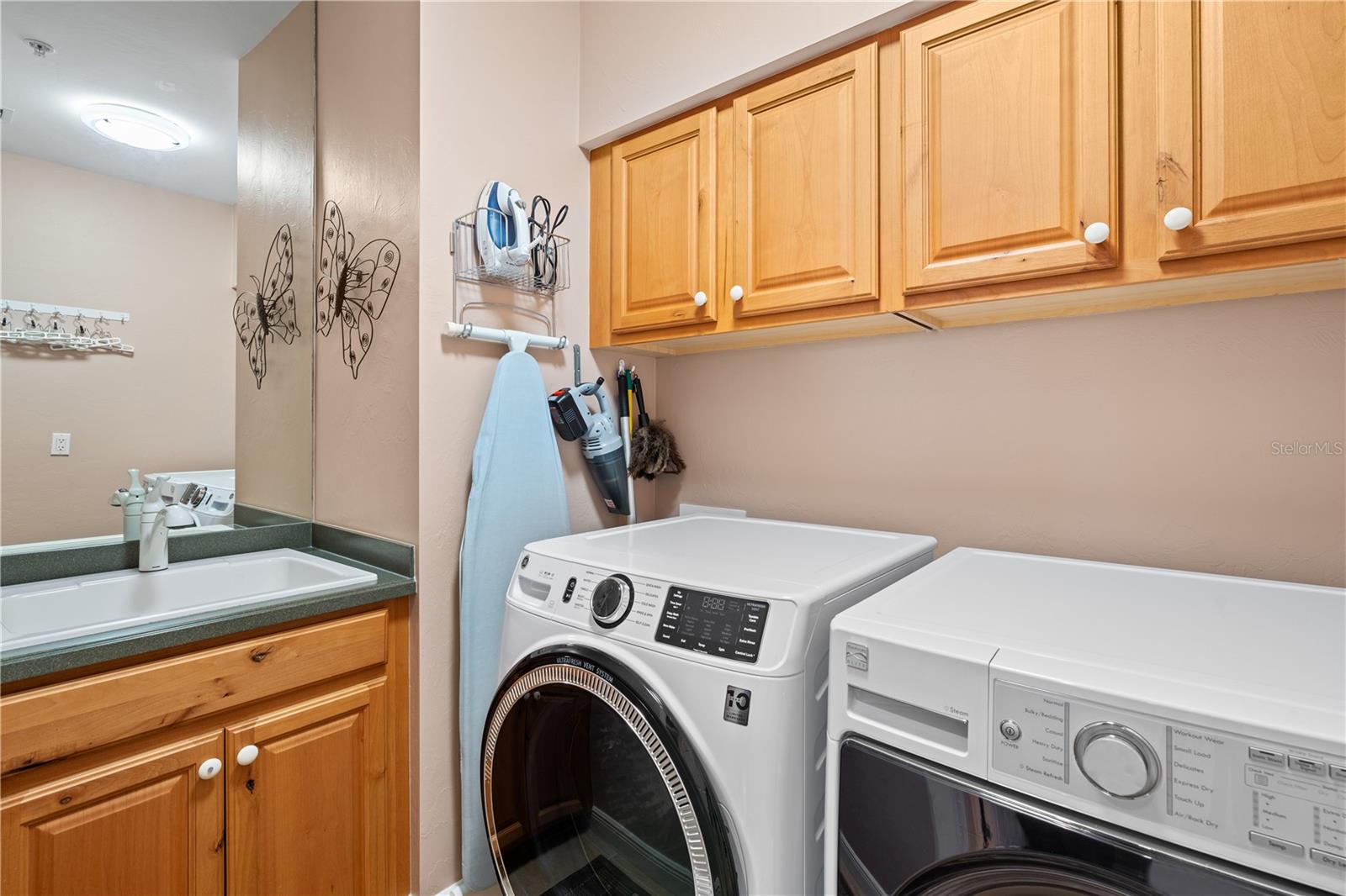 3321 SUNSET KEY CIR #705