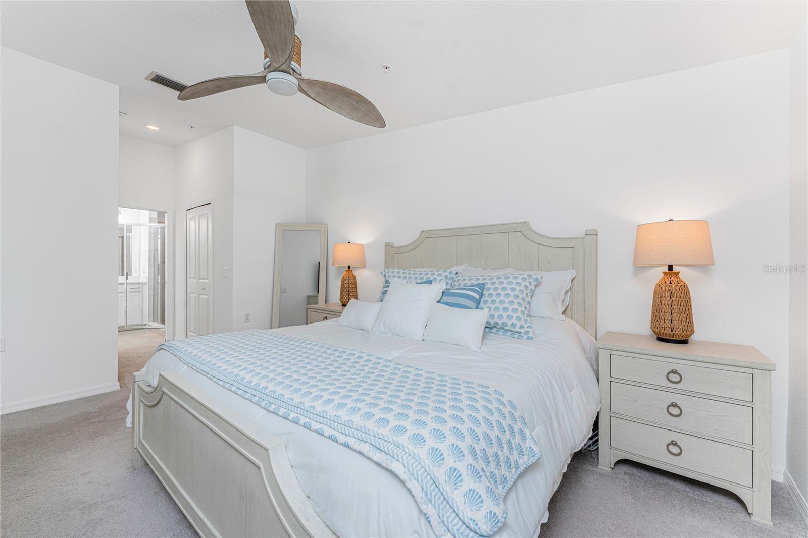 14204 HERITAGE LANDING BLVD #724