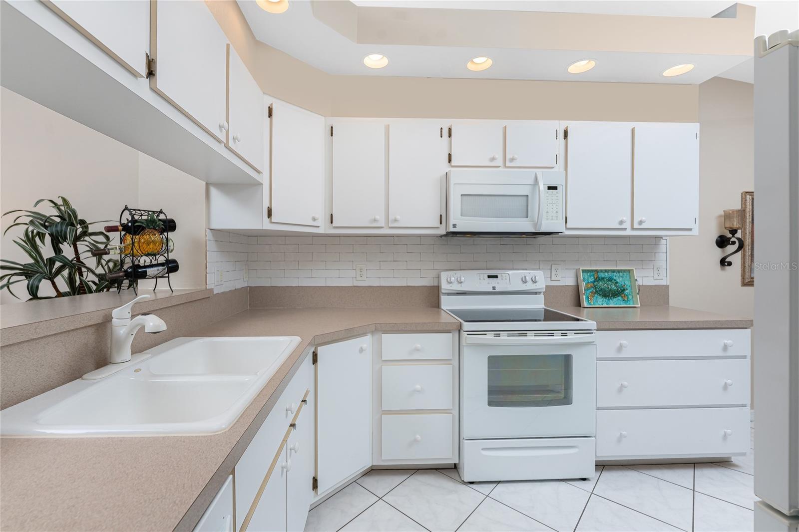 11644 SW EGRET CIR #305