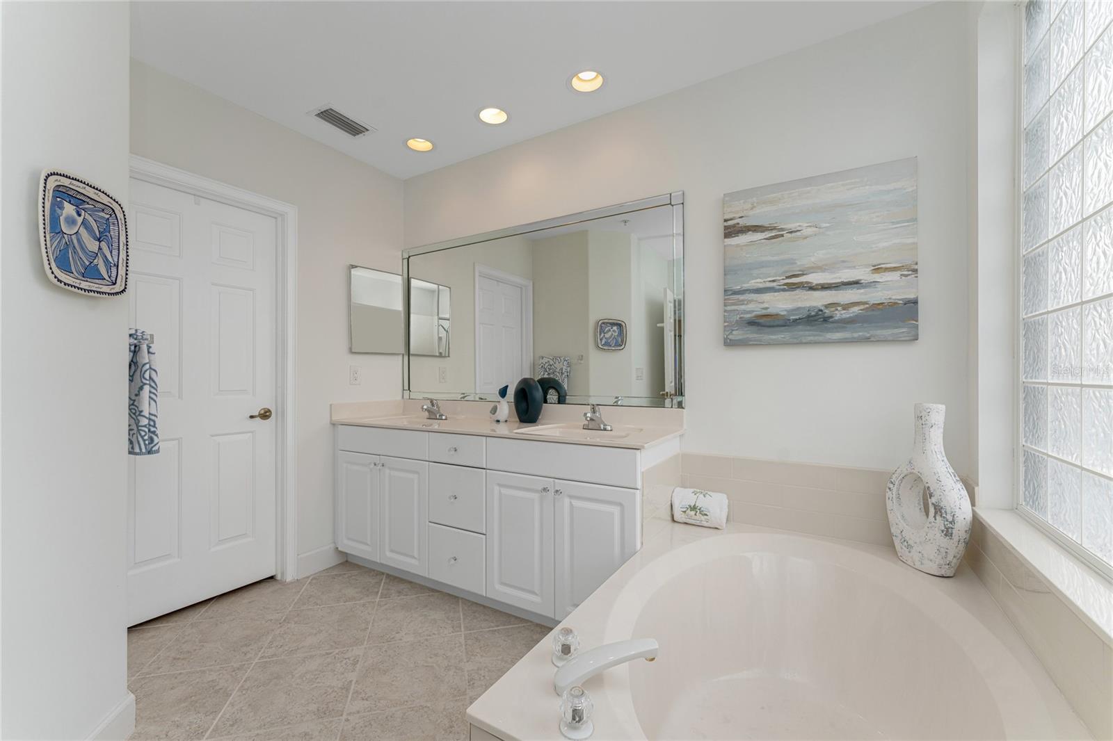 3224 SUNSET KEY CIR #101