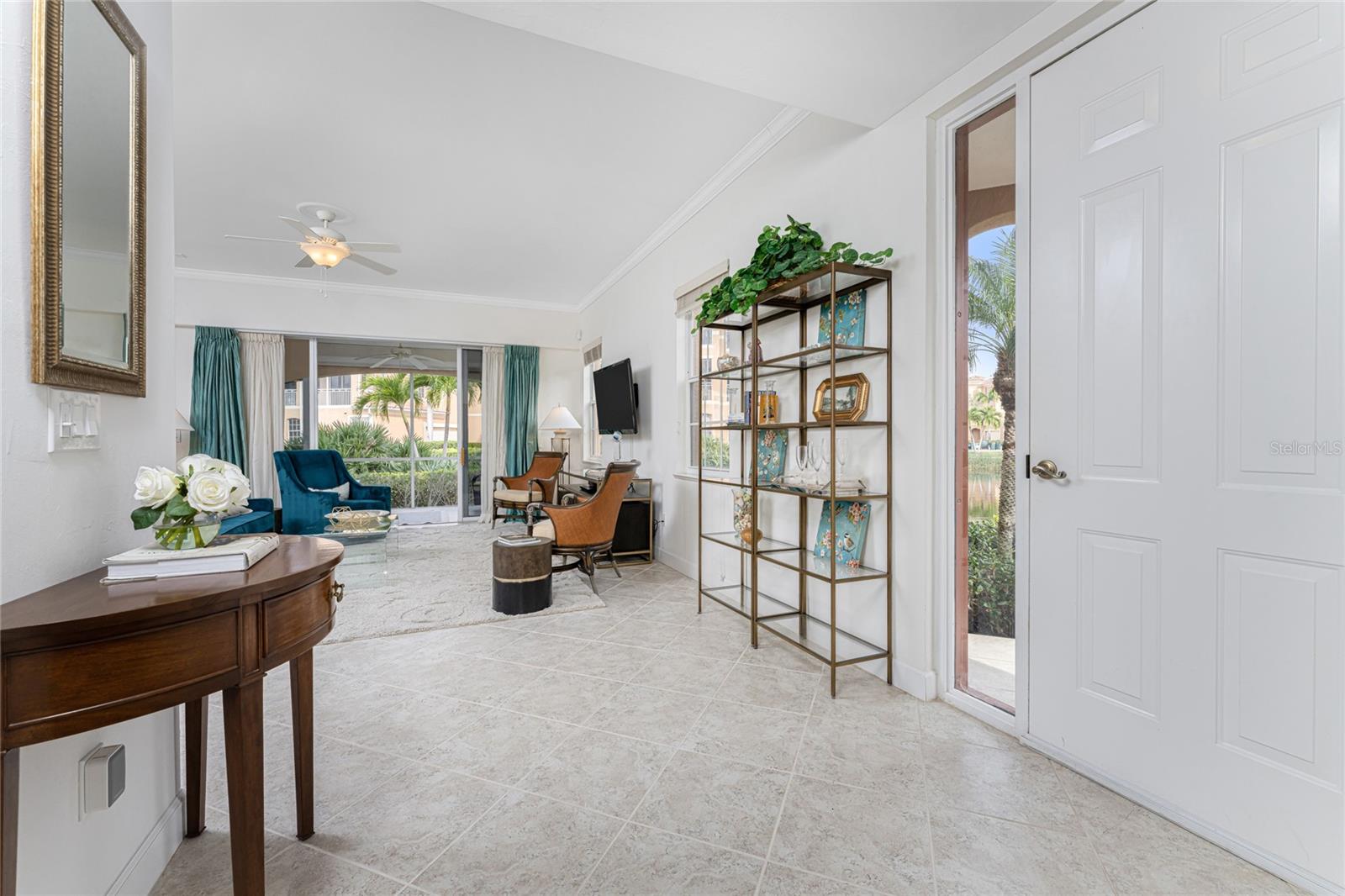 3224 SUNSET KEY CIR #101