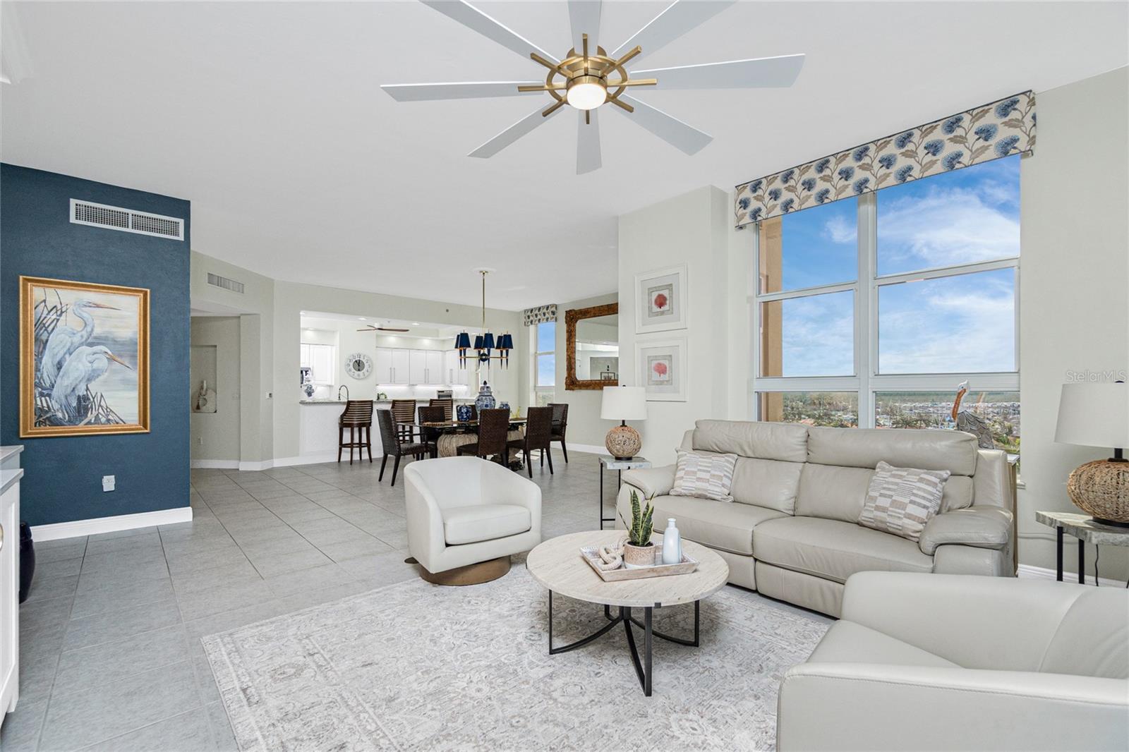 3313 SUNSET KEY CIR #701