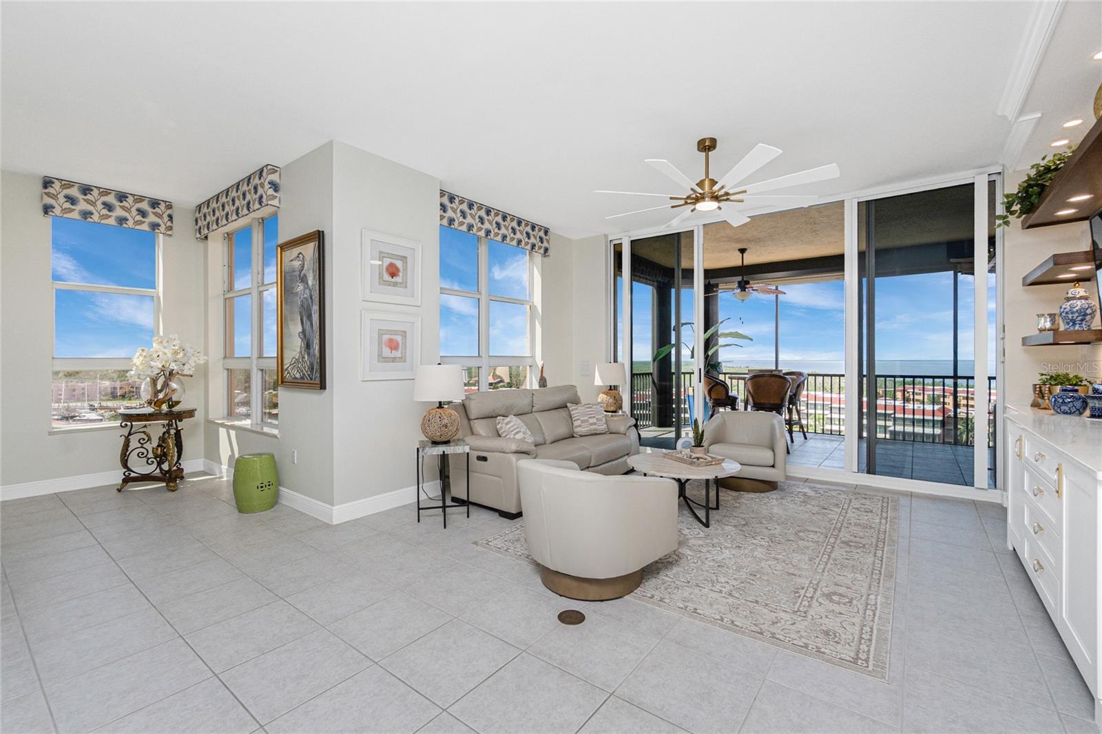3313 SUNSET KEY CIR #701
