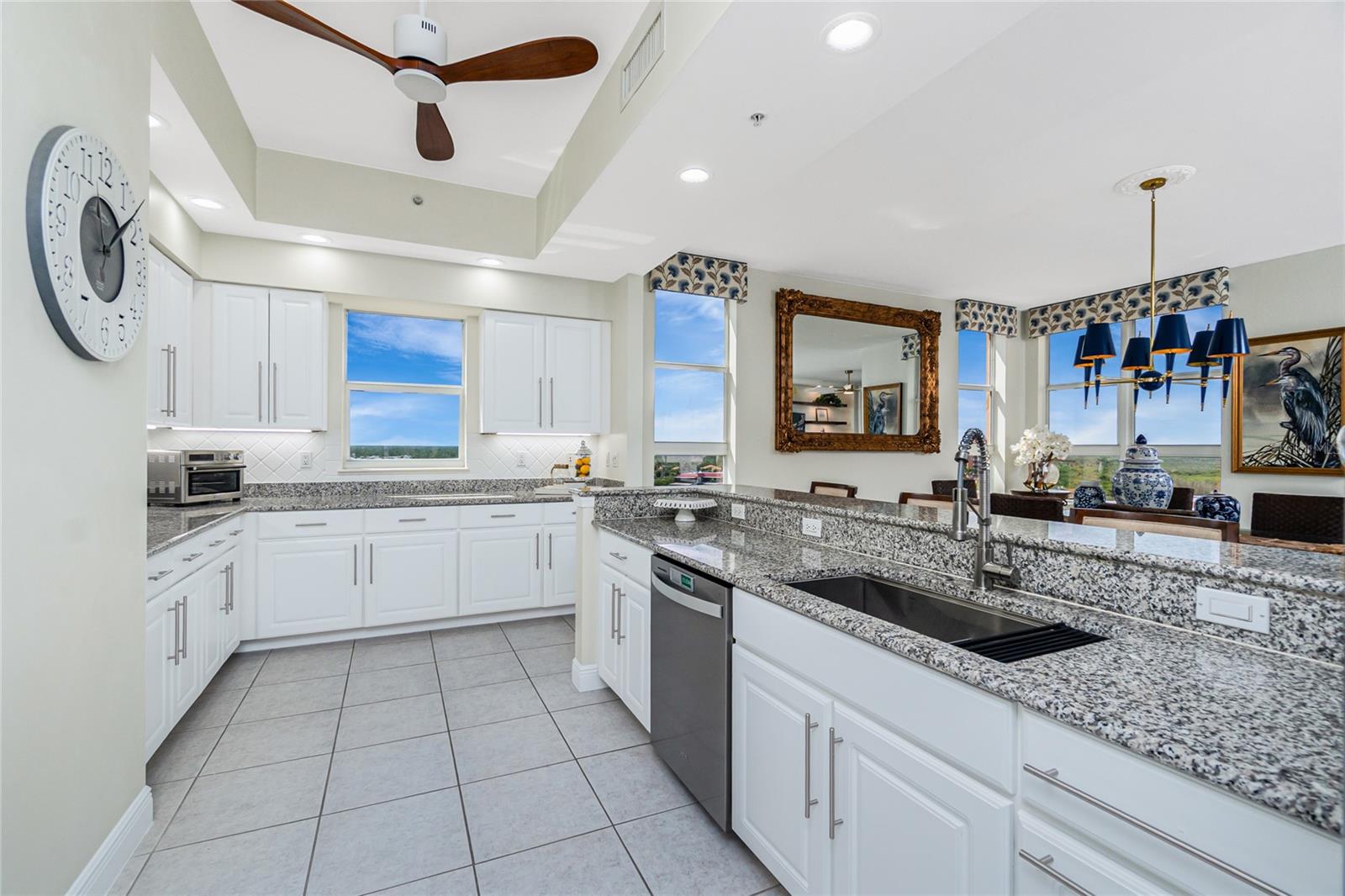 3313 SUNSET KEY CIR #701