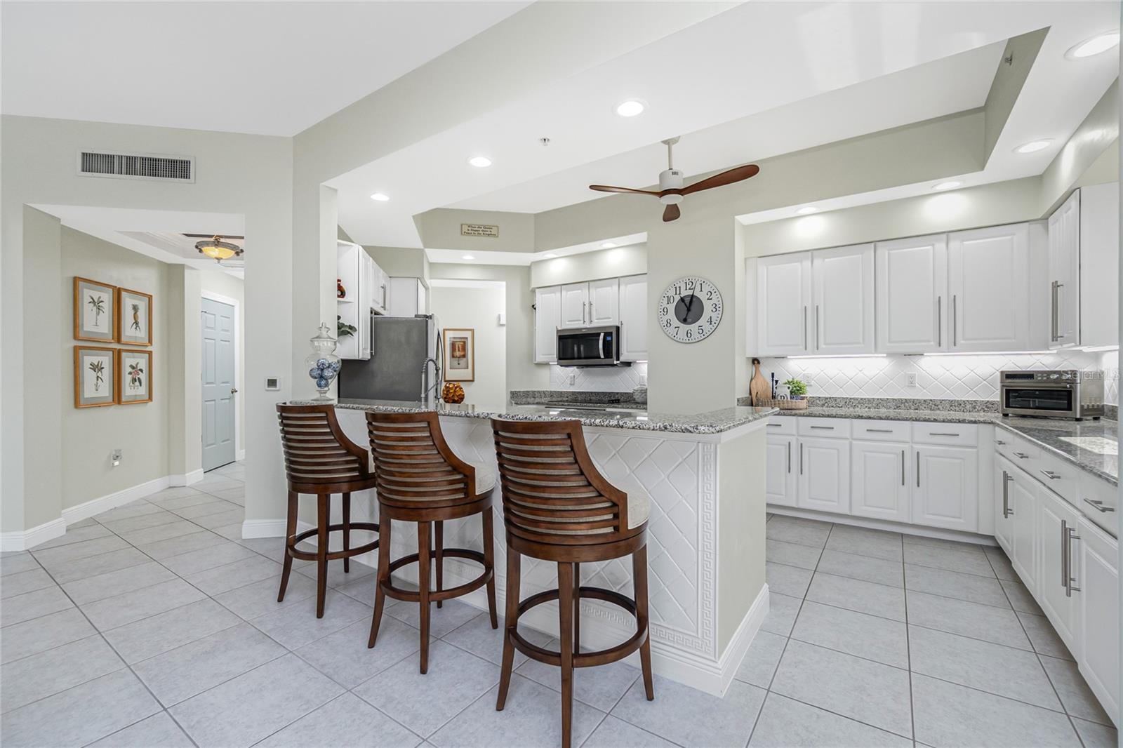 3313 SUNSET KEY CIR #701