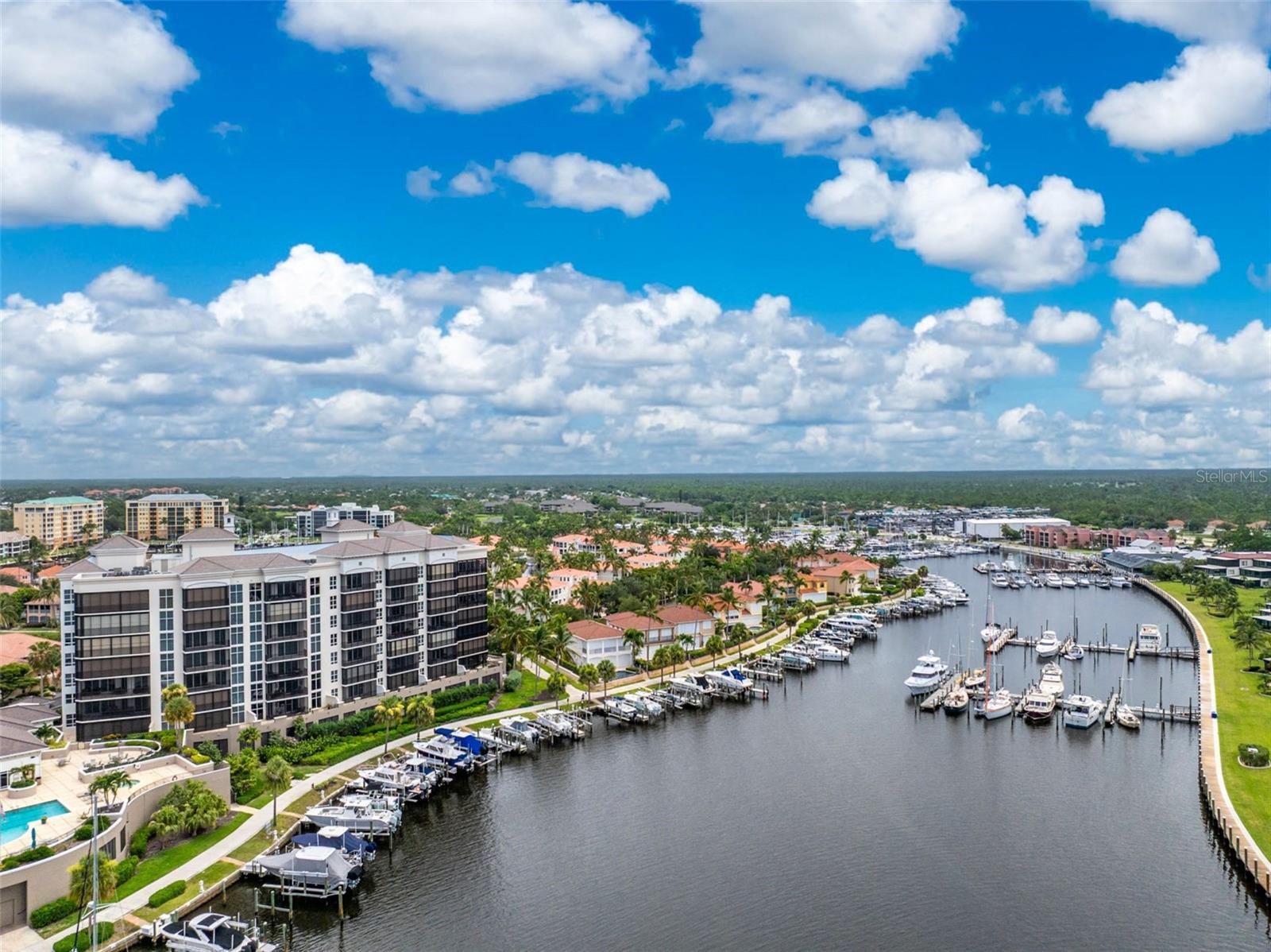 3313 SUNSET KEY CIR #701
