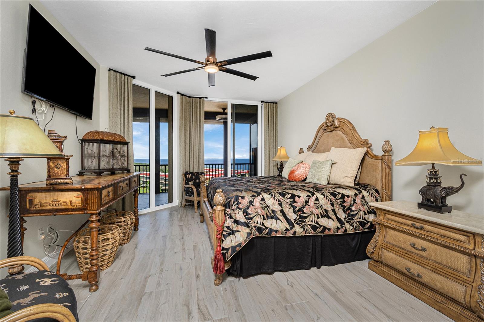 3313 SUNSET KEY CIR #701