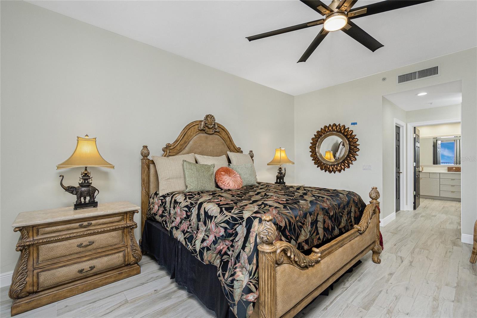 3313 SUNSET KEY CIR #701