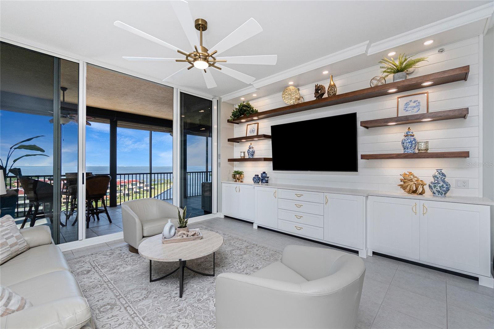 3313 SUNSET KEY CIR #701