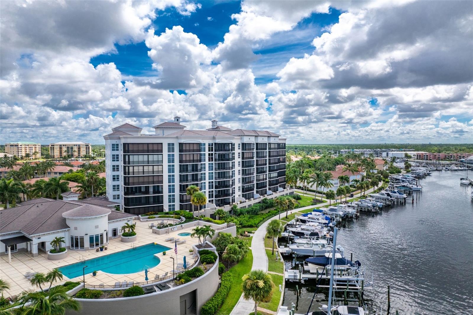 3313 SUNSET KEY CIR #701