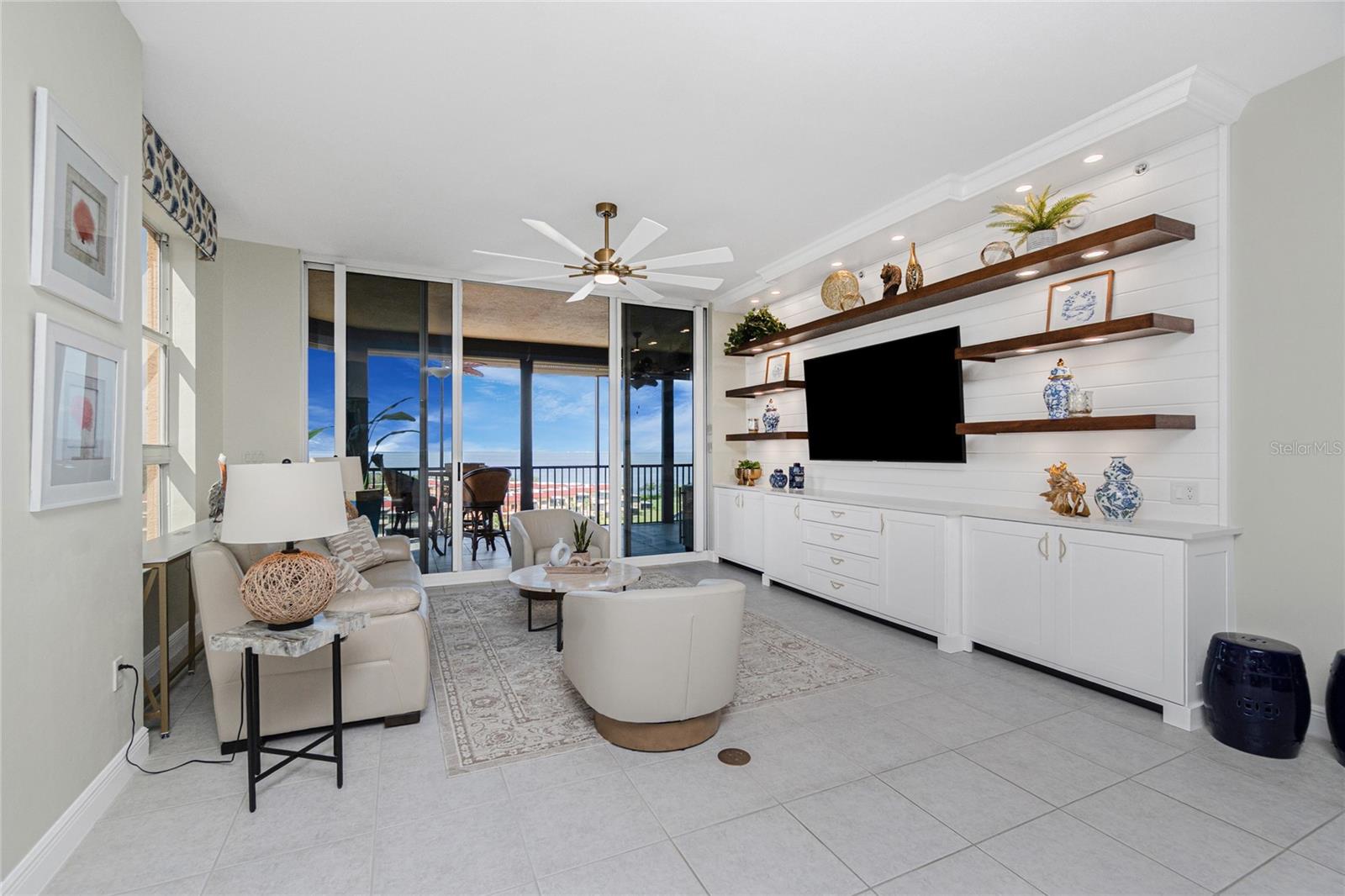 3313 SUNSET KEY CIR #701
