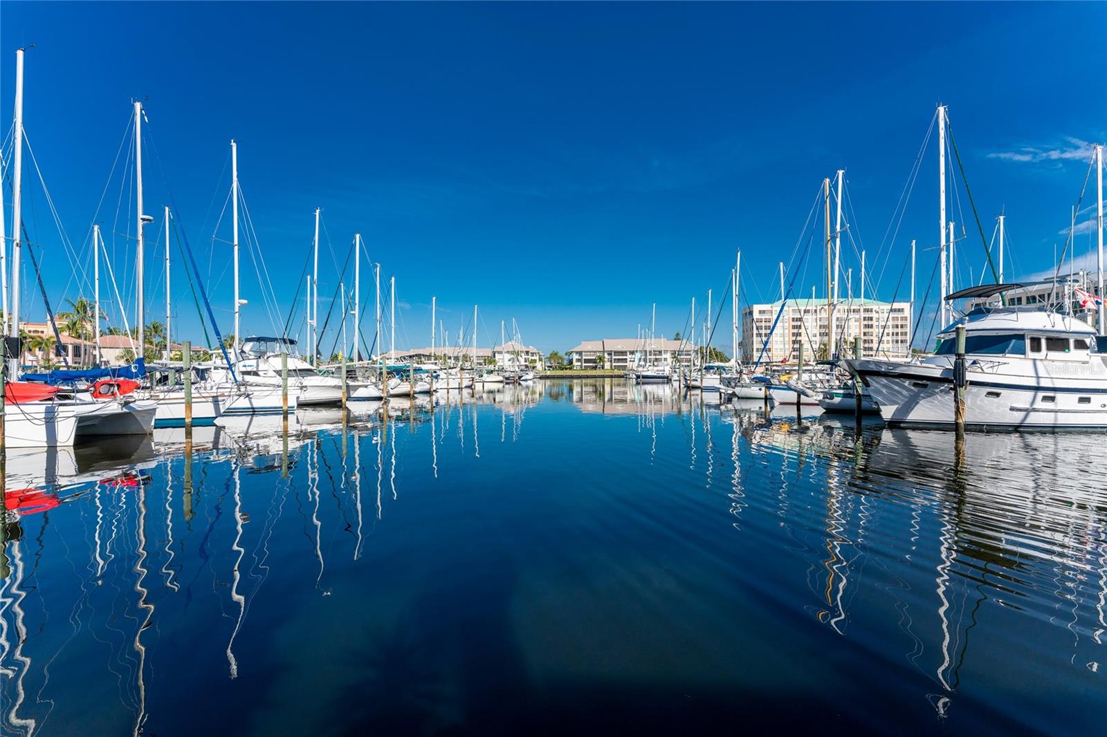 3313 SUNSET KEY CIR #701